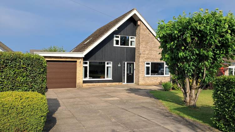 4 bedroom detached house
