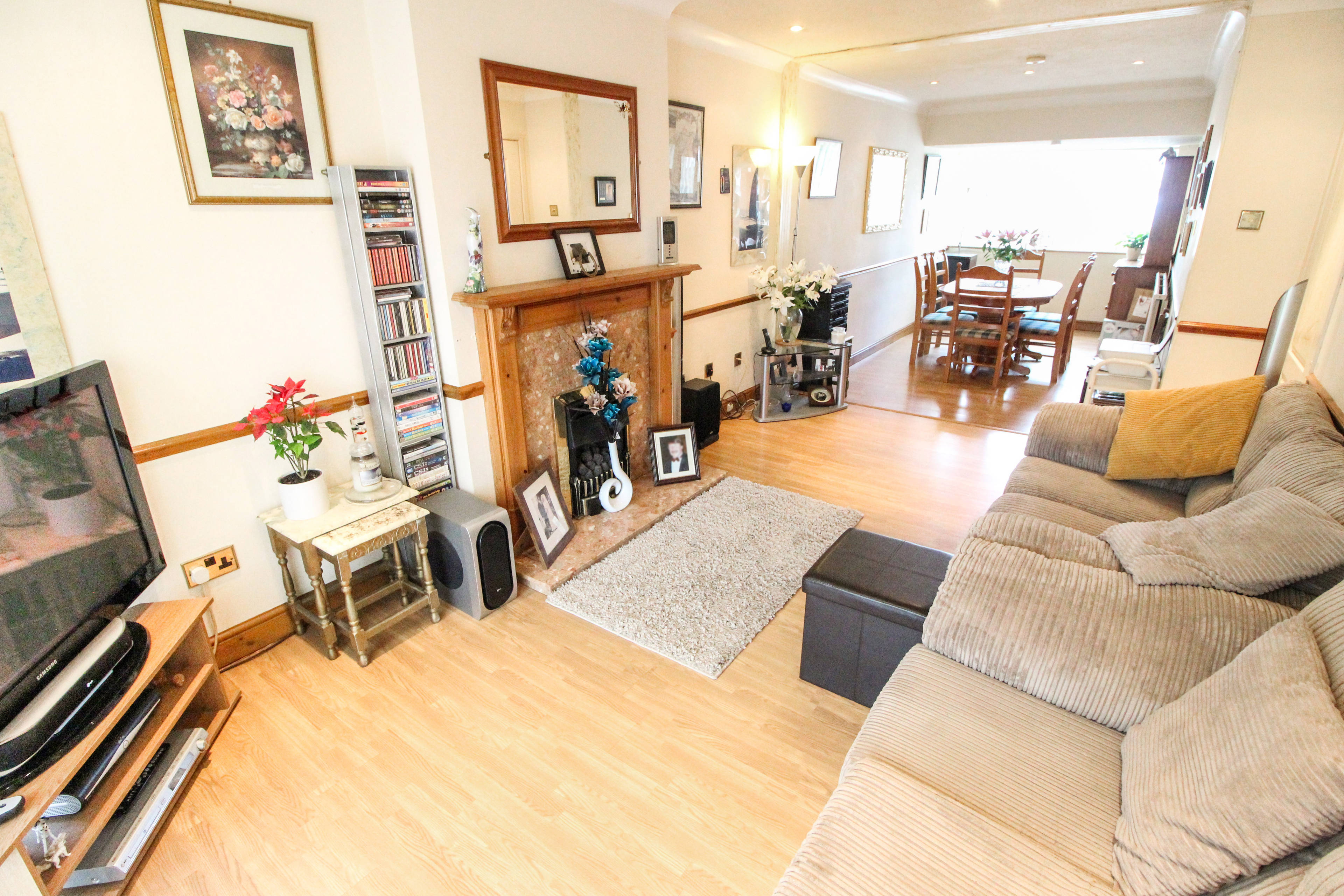 Lounge/Dining Room