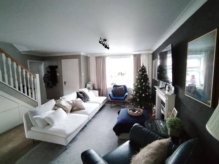 3 bedroom detached house