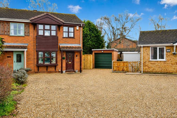 3 bedroom semi-detached house