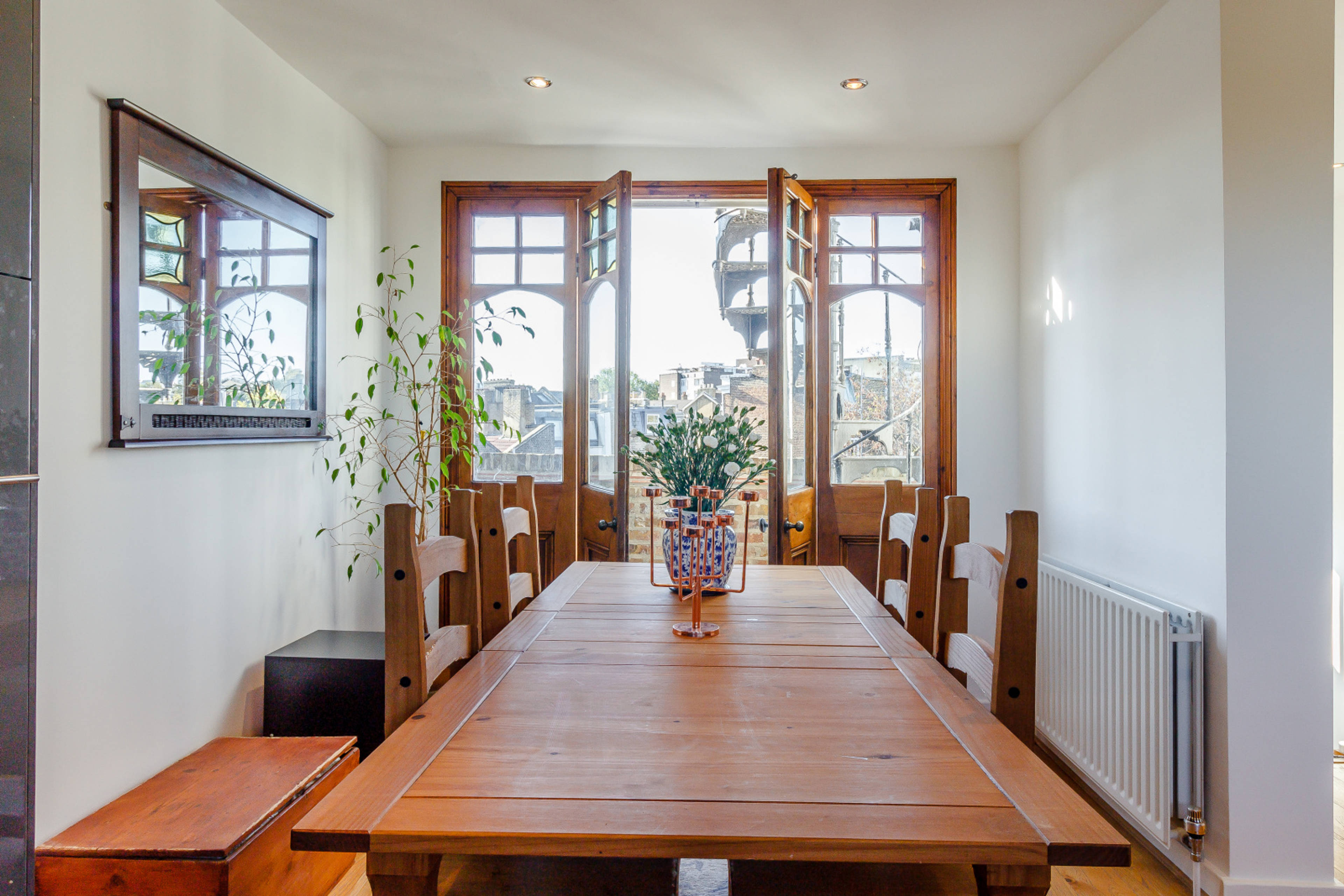 Lounge / Kitchen
