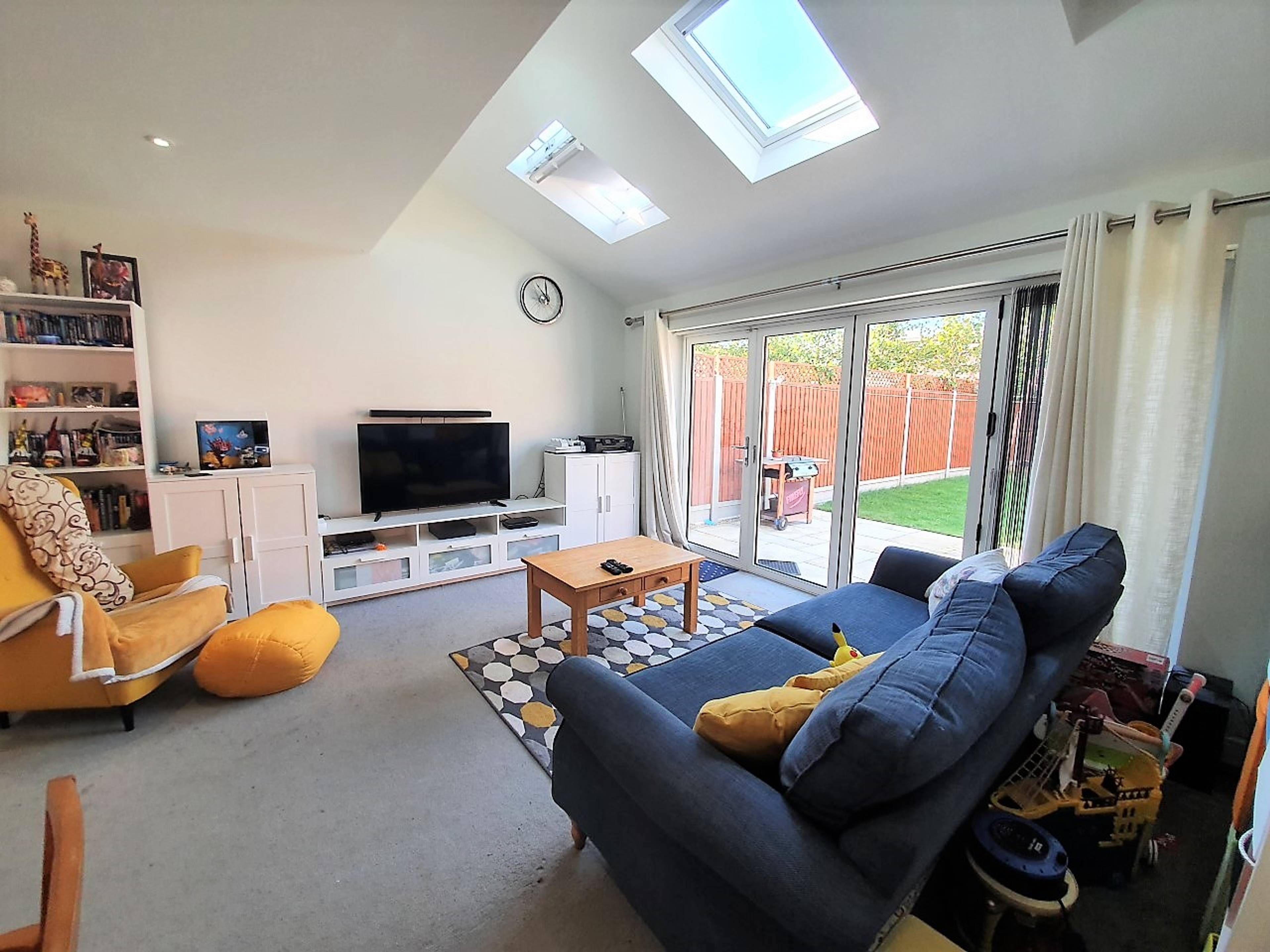 Lounge/Dining Room