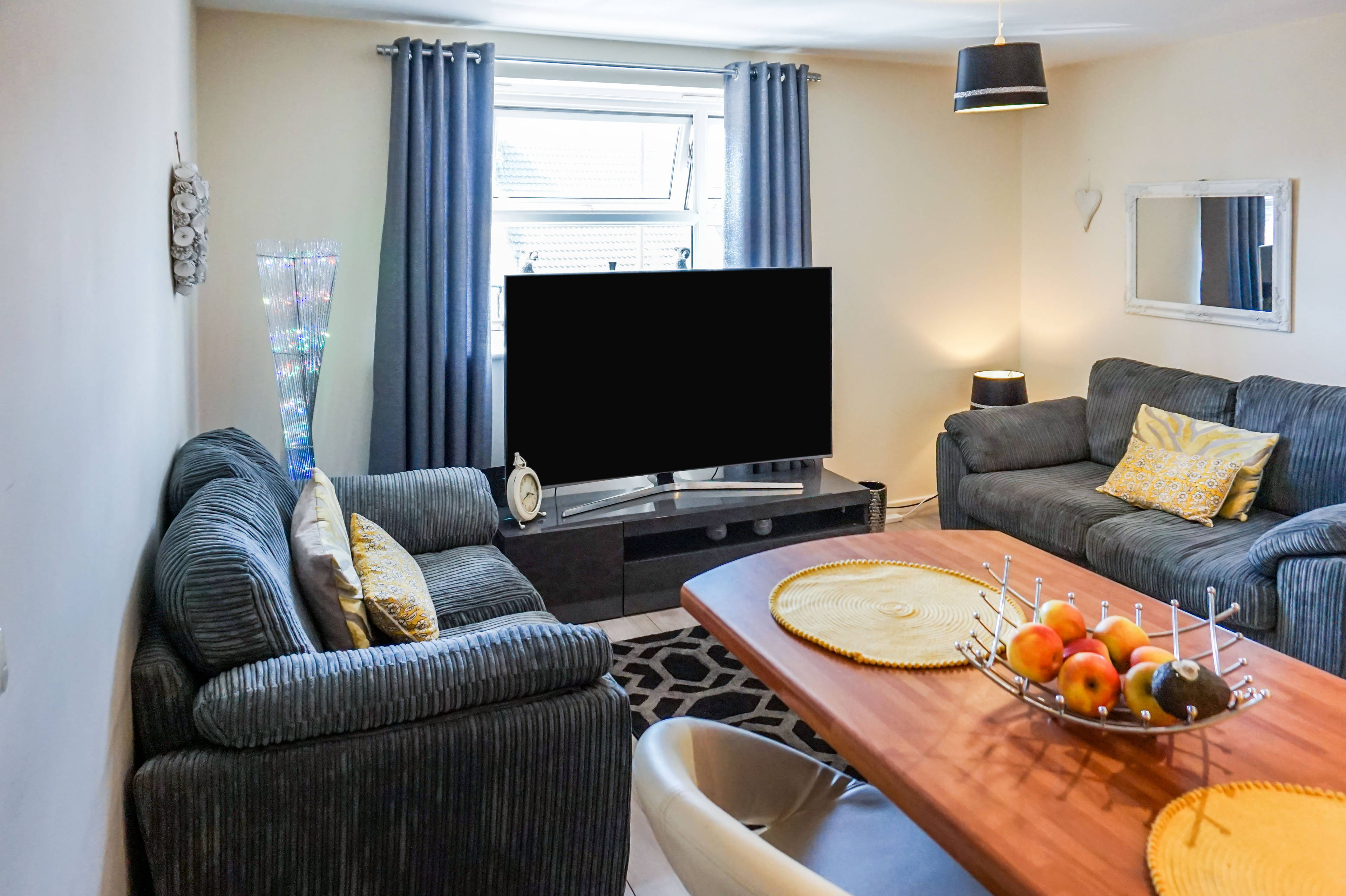Lounge / Kitchen