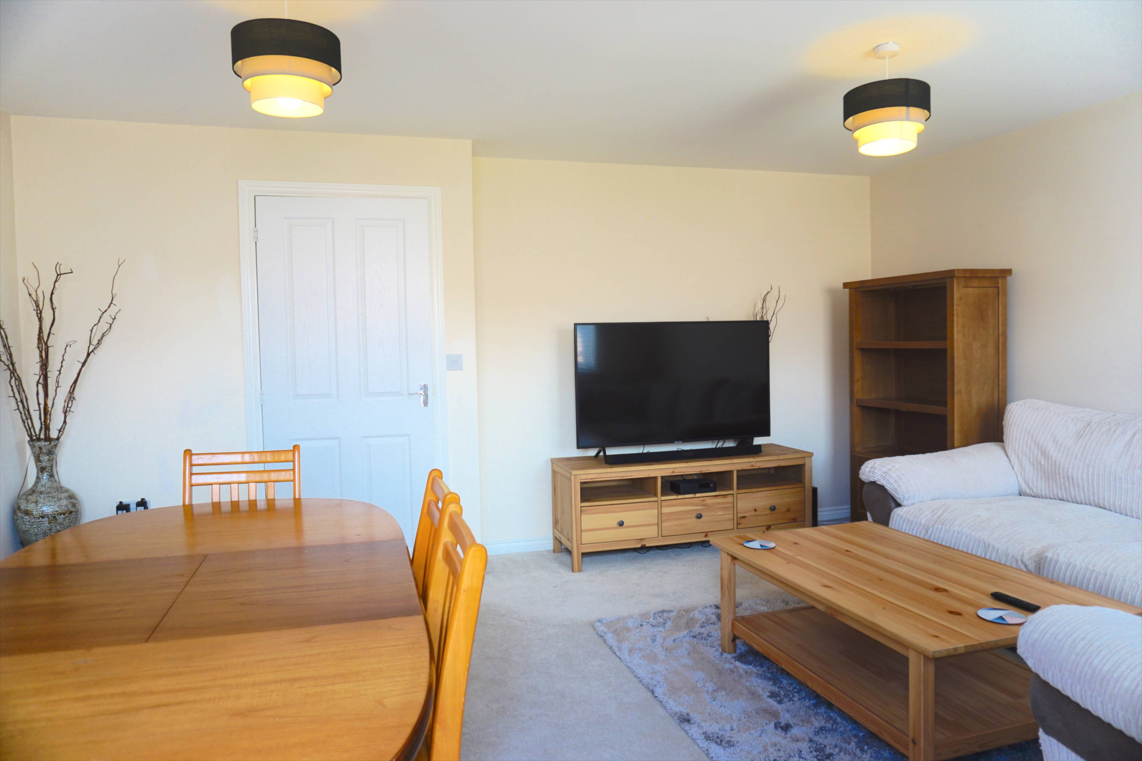 Lounge/Dining Room