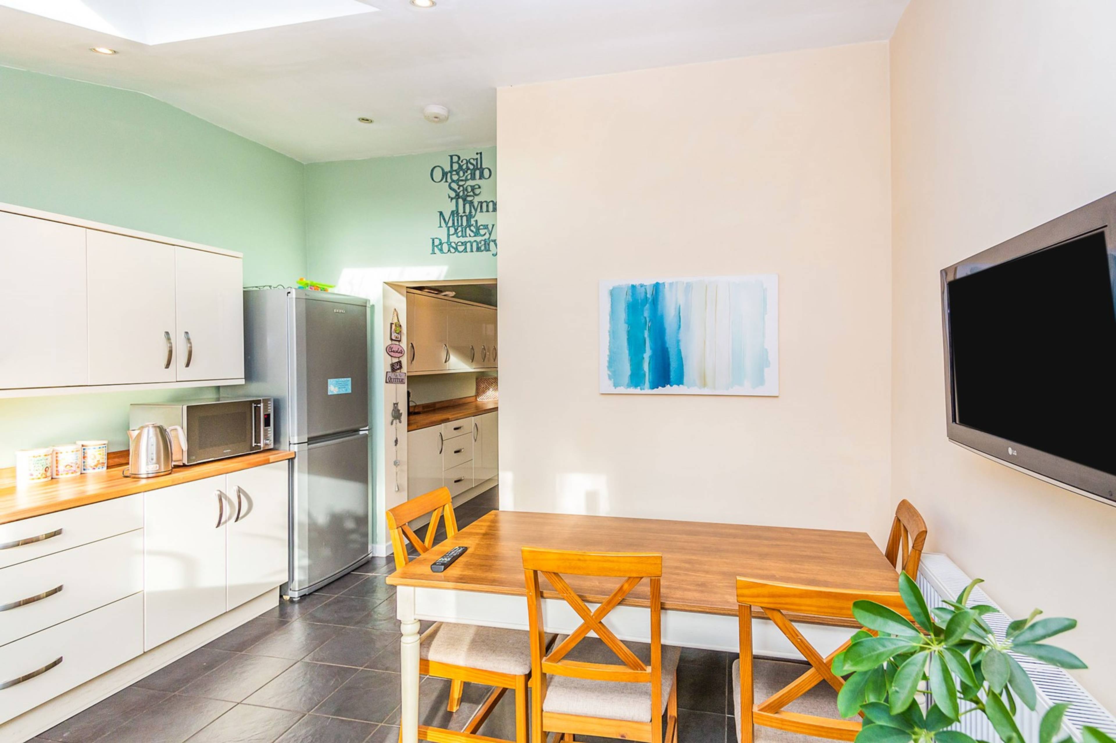 Kitchen/Dining Room