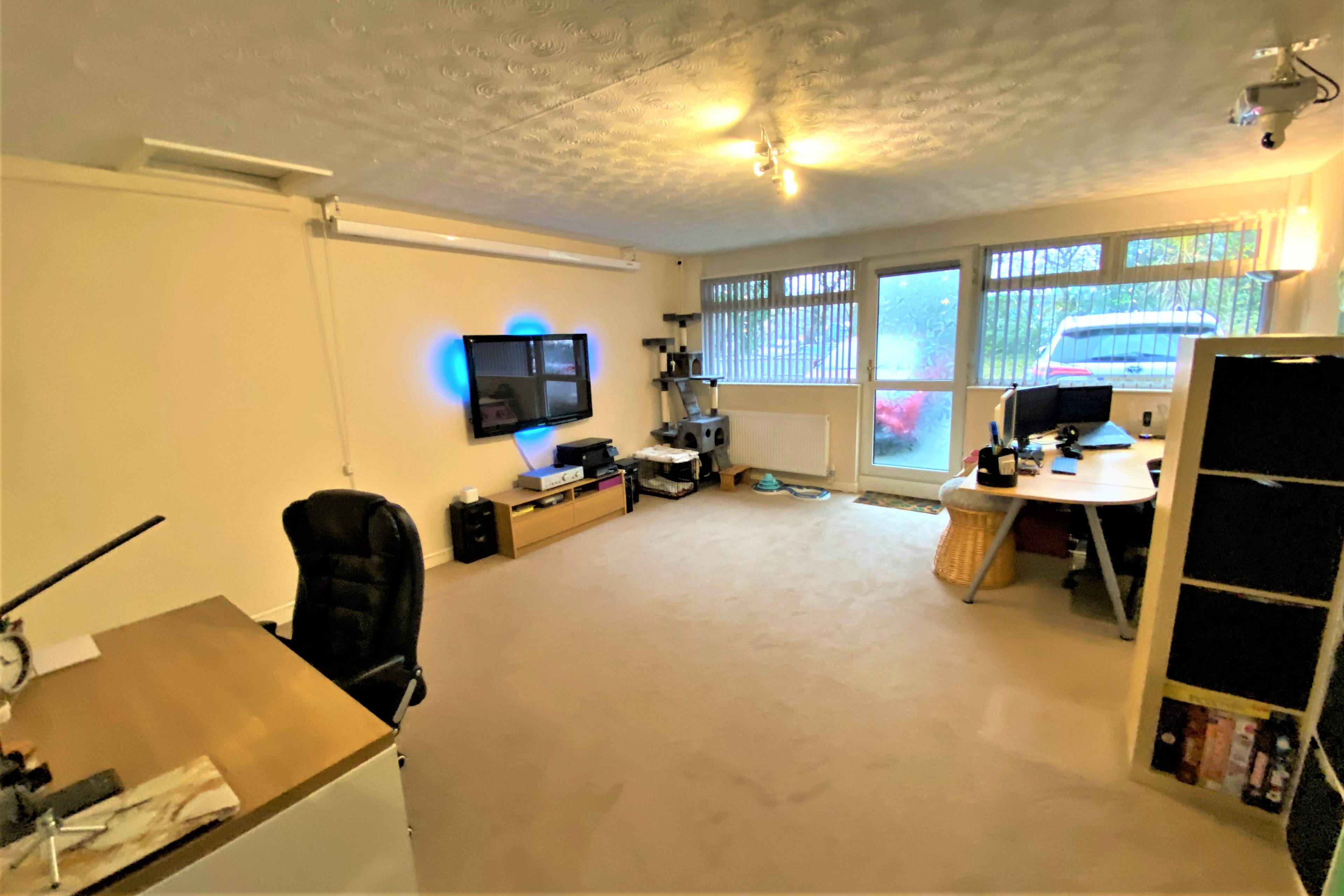 Lounge/Family/Games