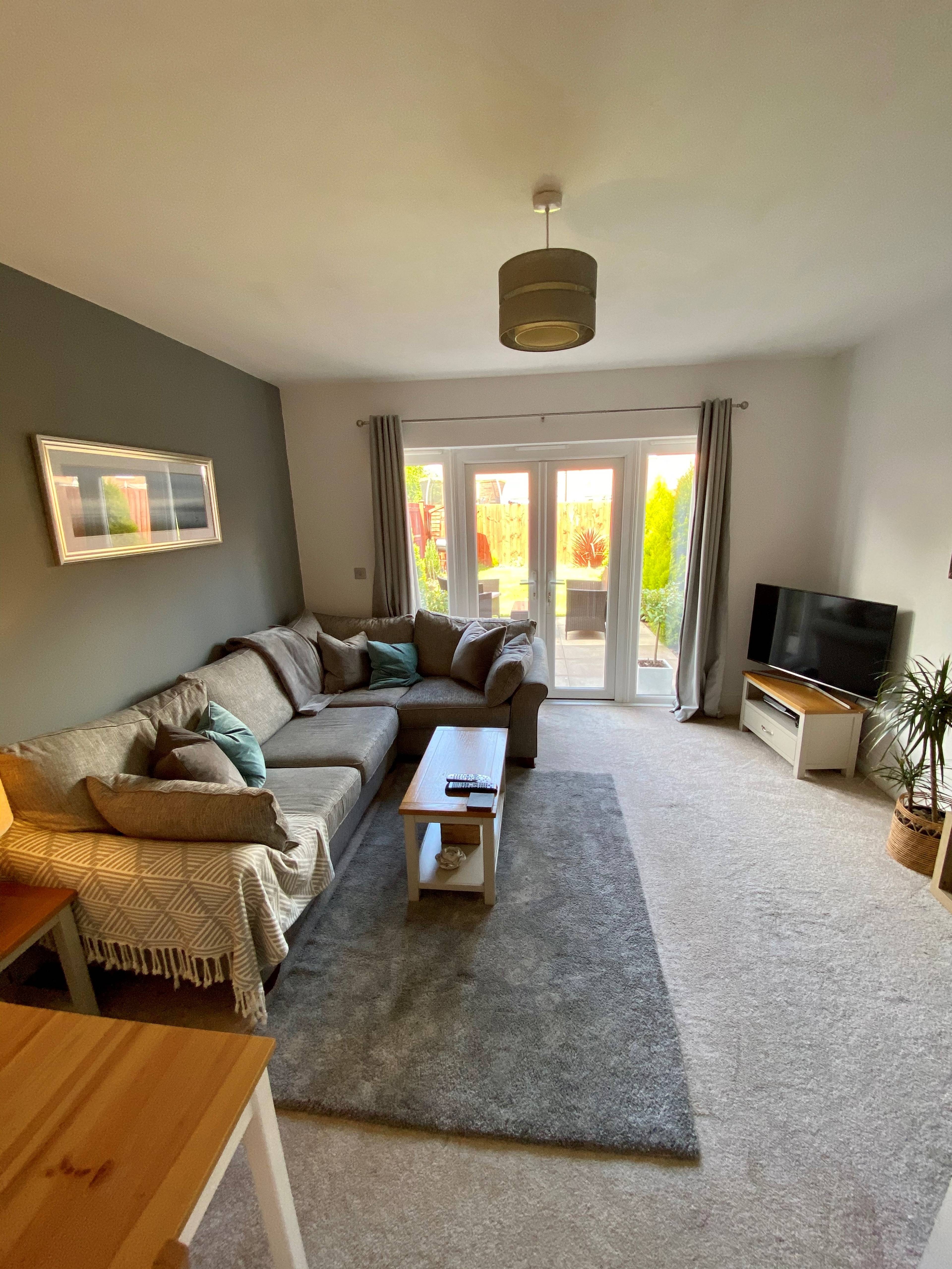 Lounge/Dining Room