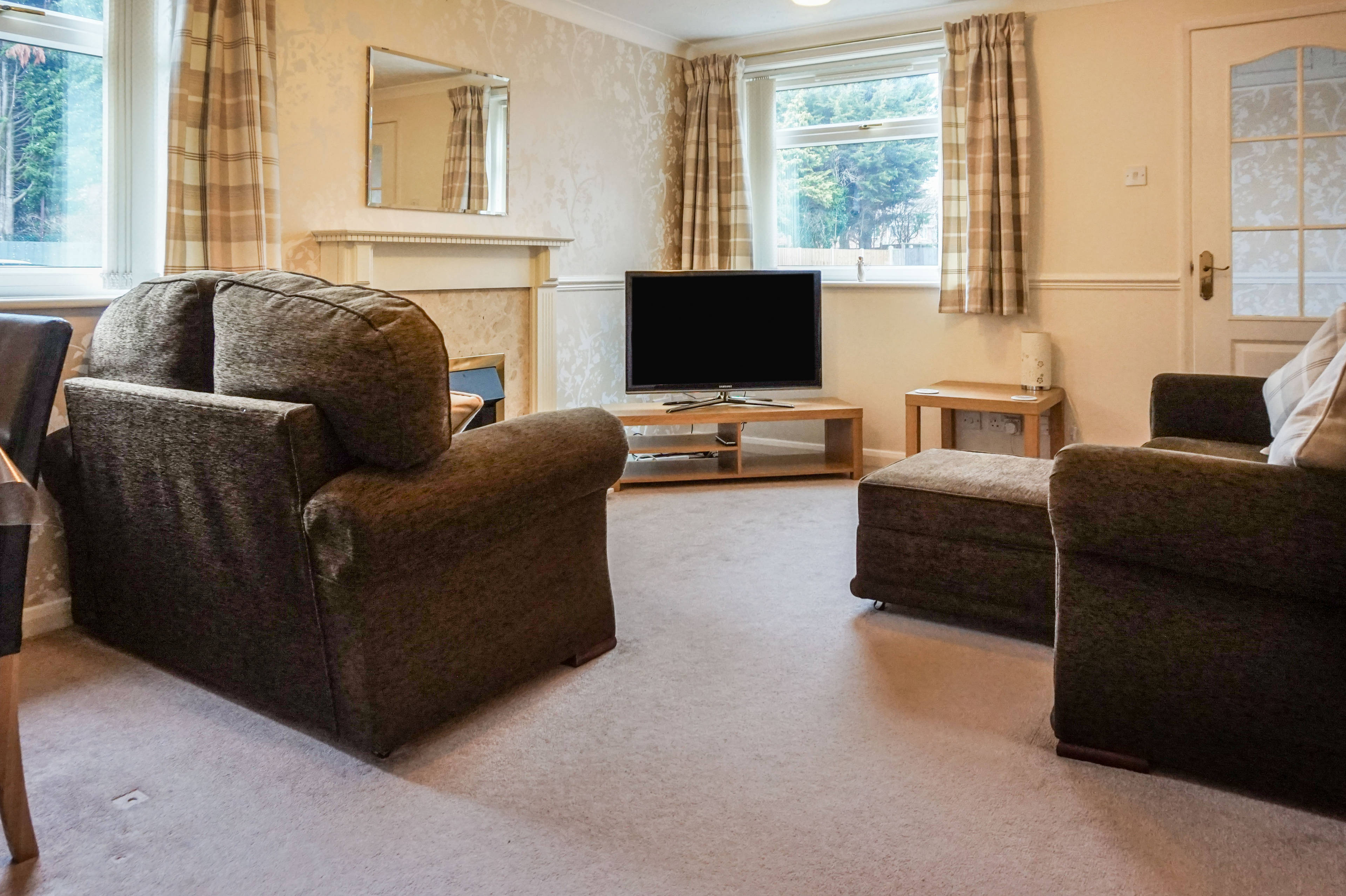 Lounge/Dining Room