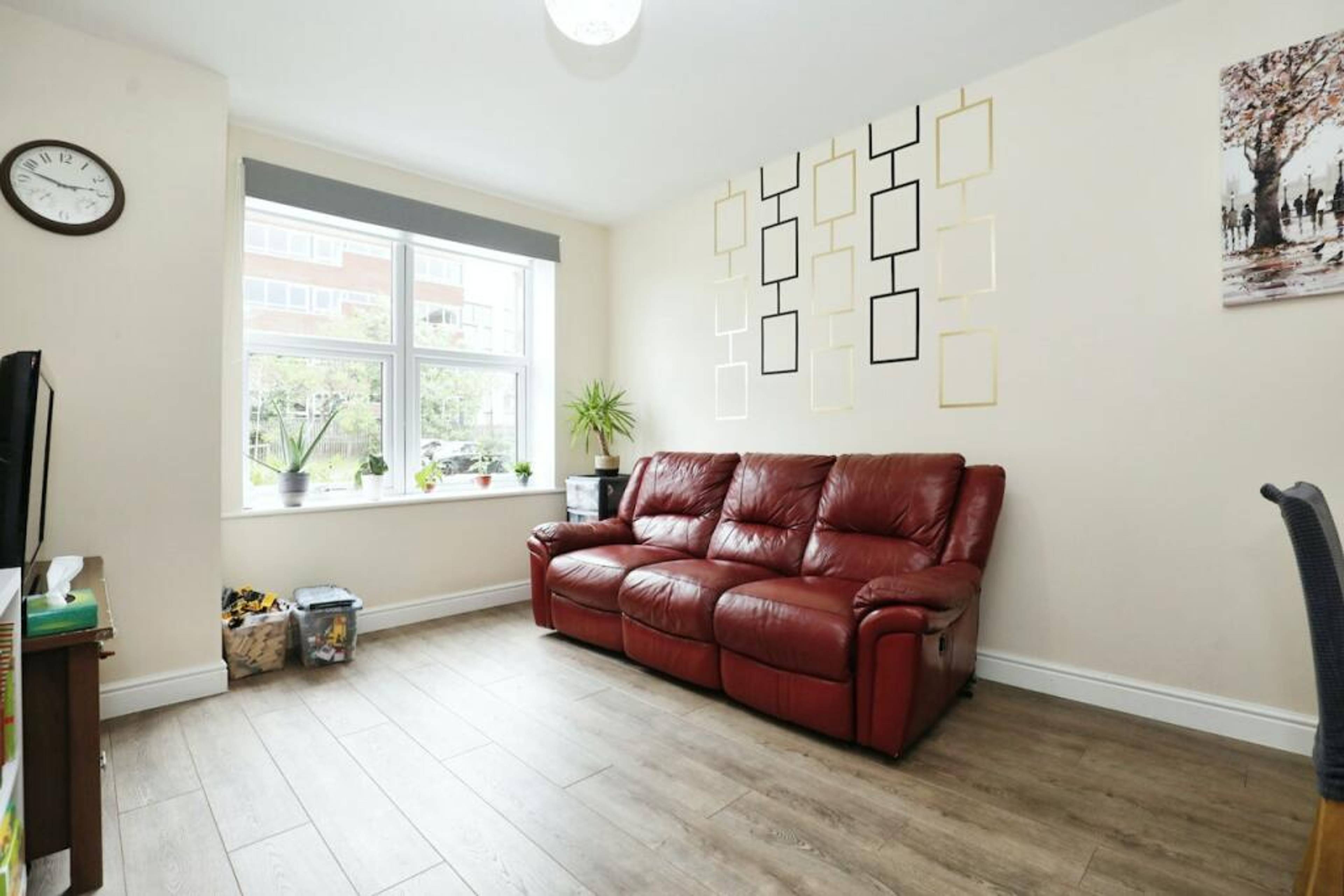 Lounge / Kitchen
