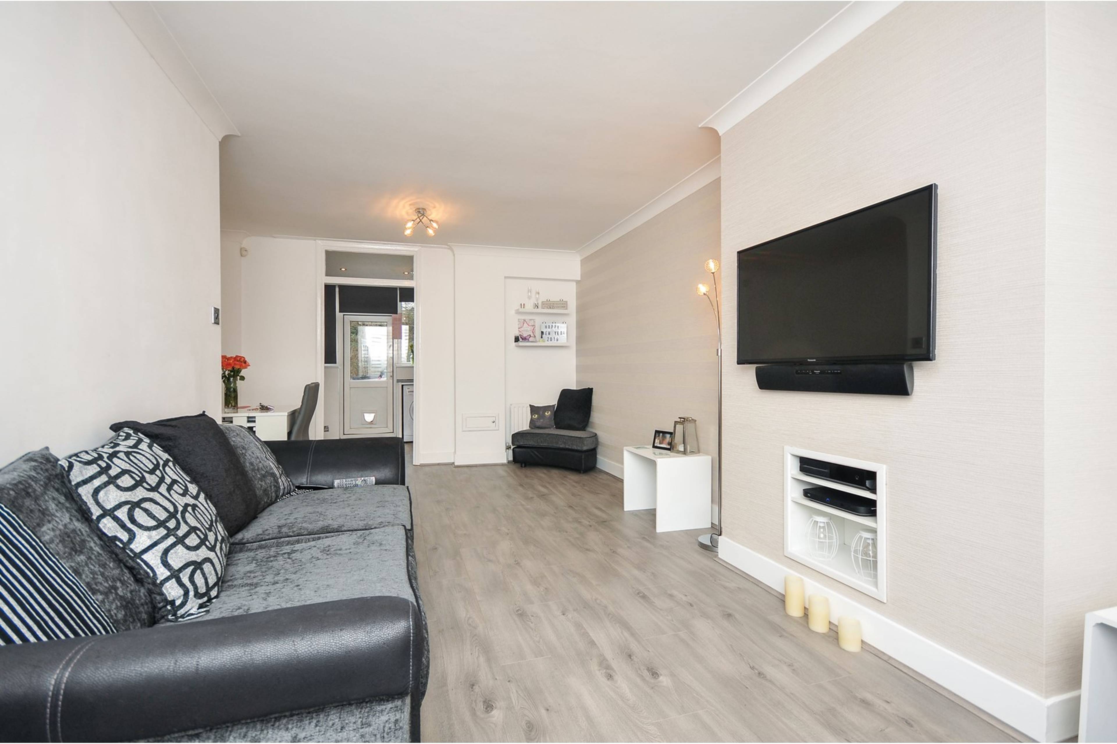 Lounge/Dining Room