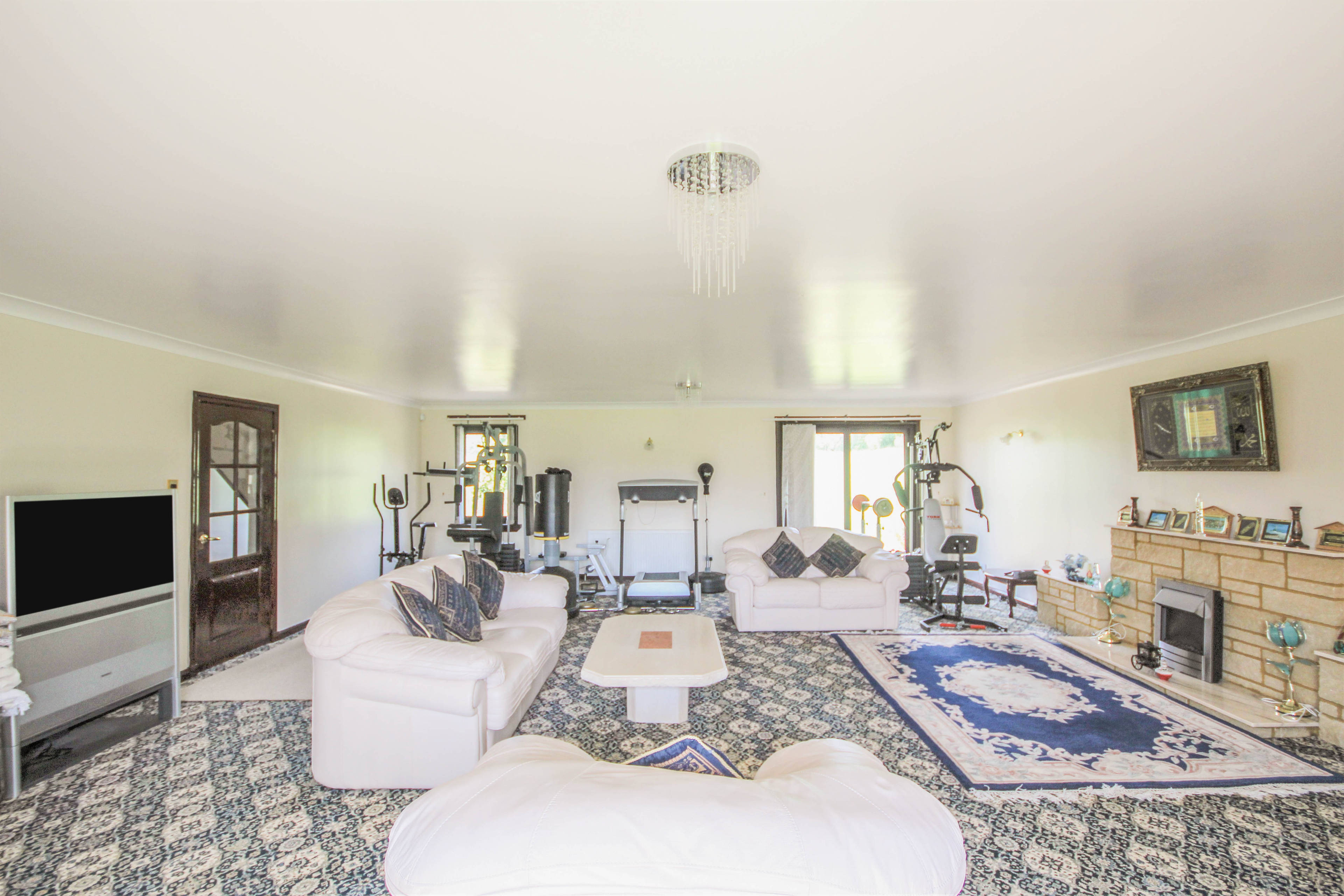 Lounge/Family/Games