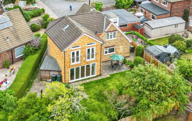 4 bedroom detached house