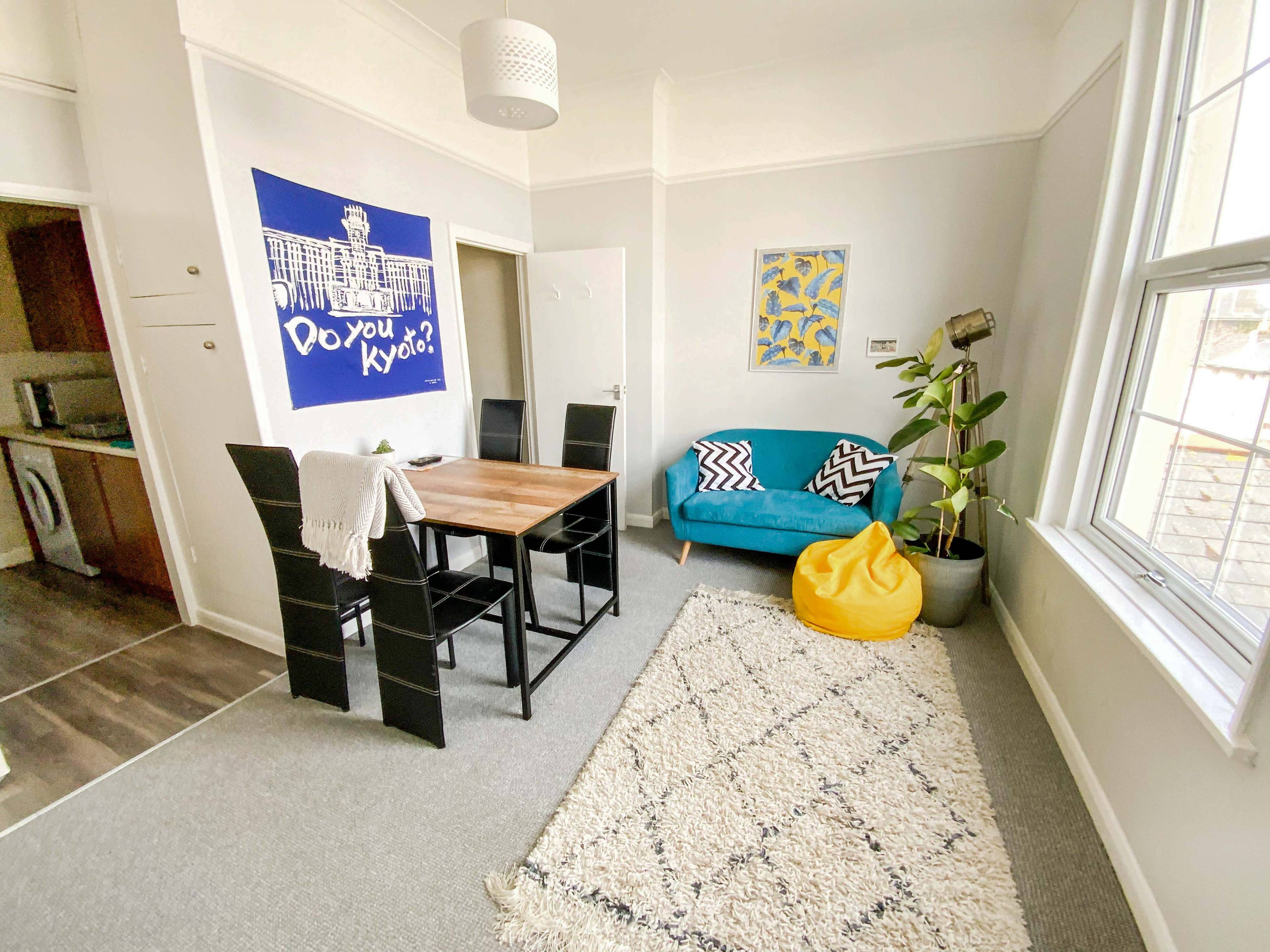 Lounge/Dining Room
