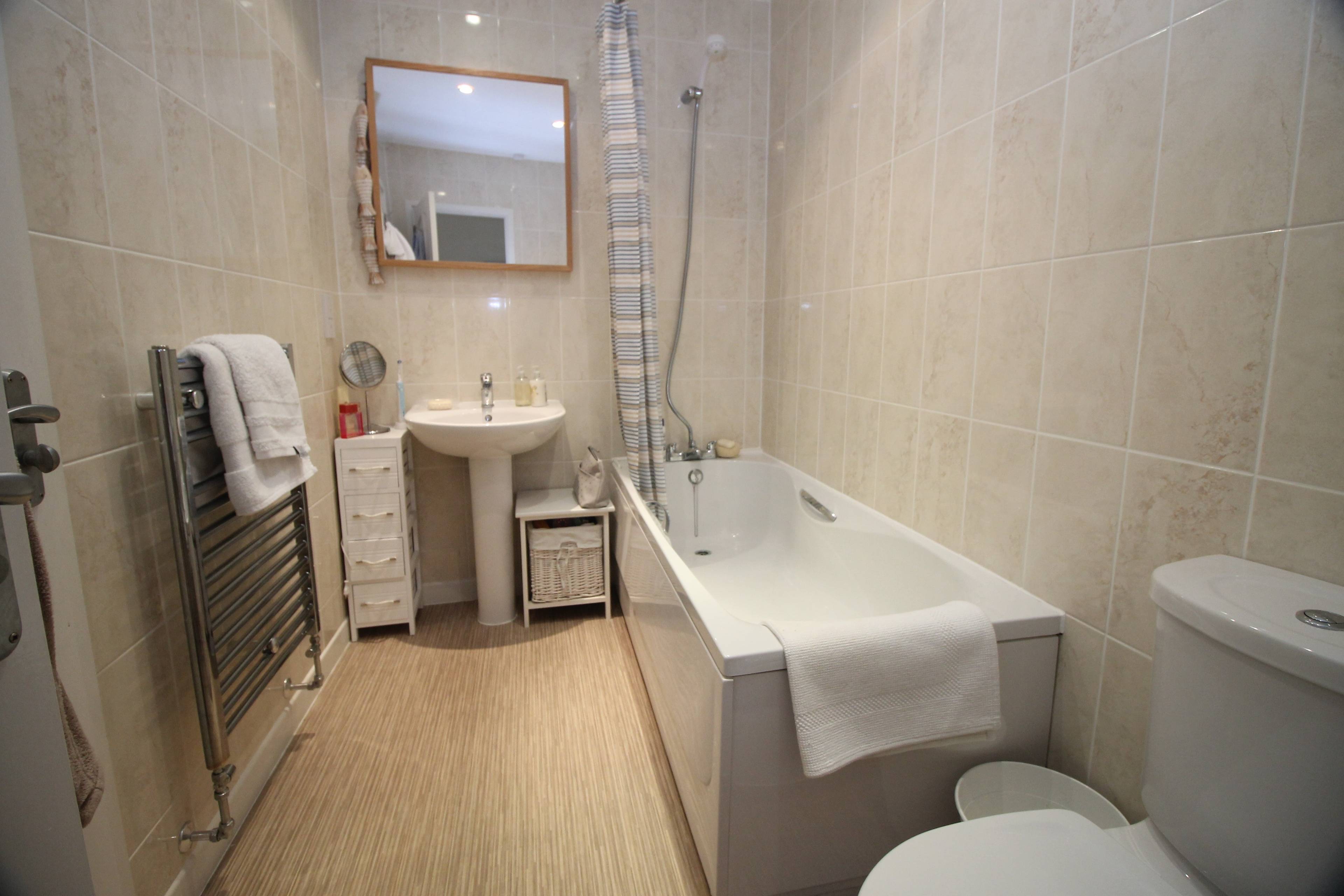 Jack & Jill En-suite