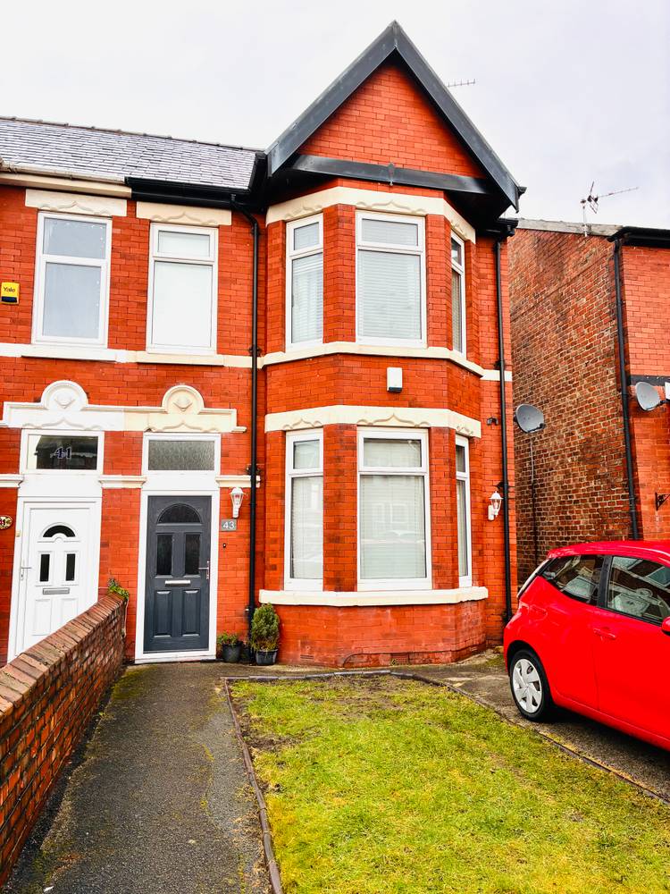 3 bedroom semi-detached house