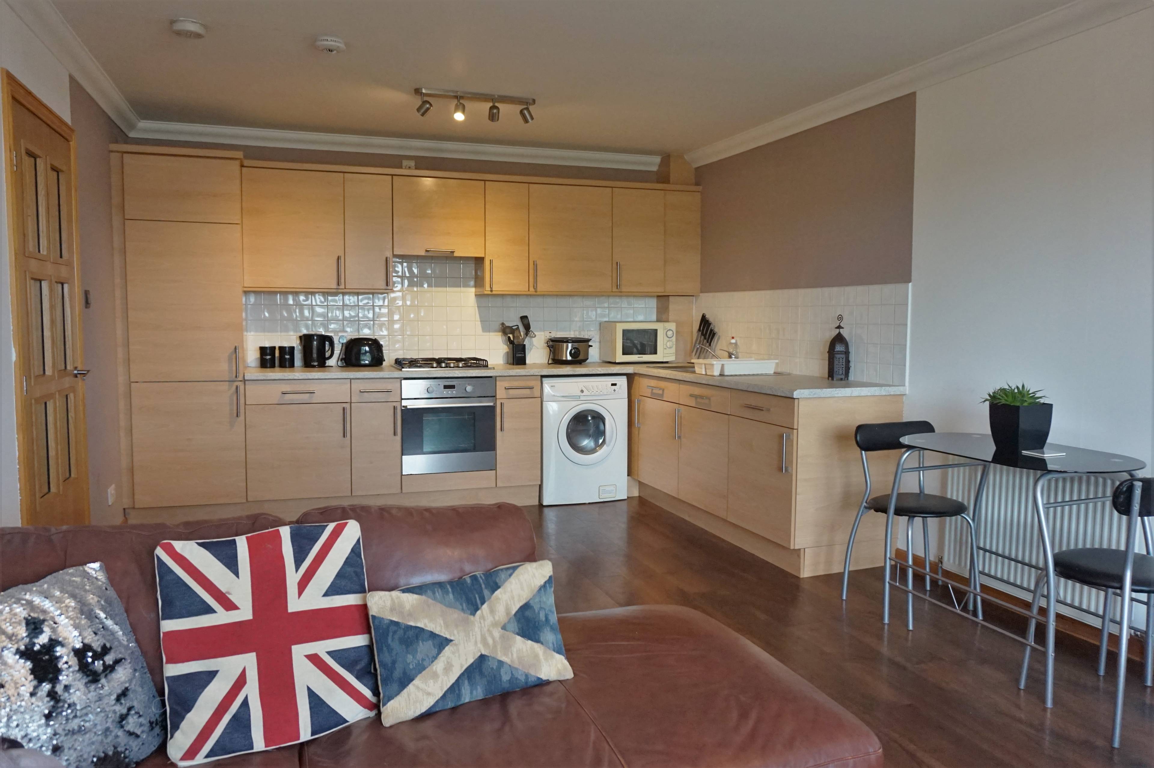 Lounge / Kitchen