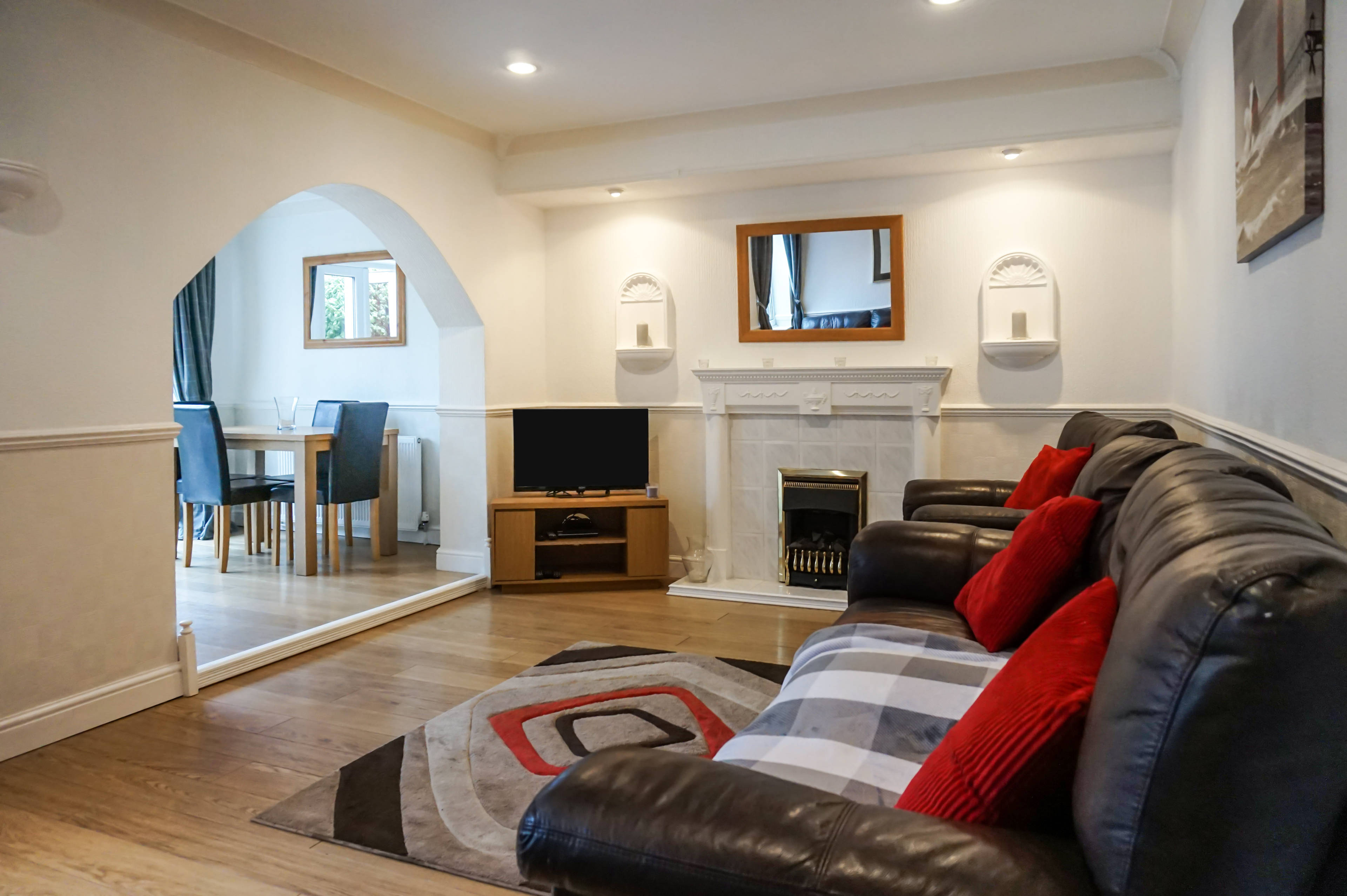 Lounge/Dining Room