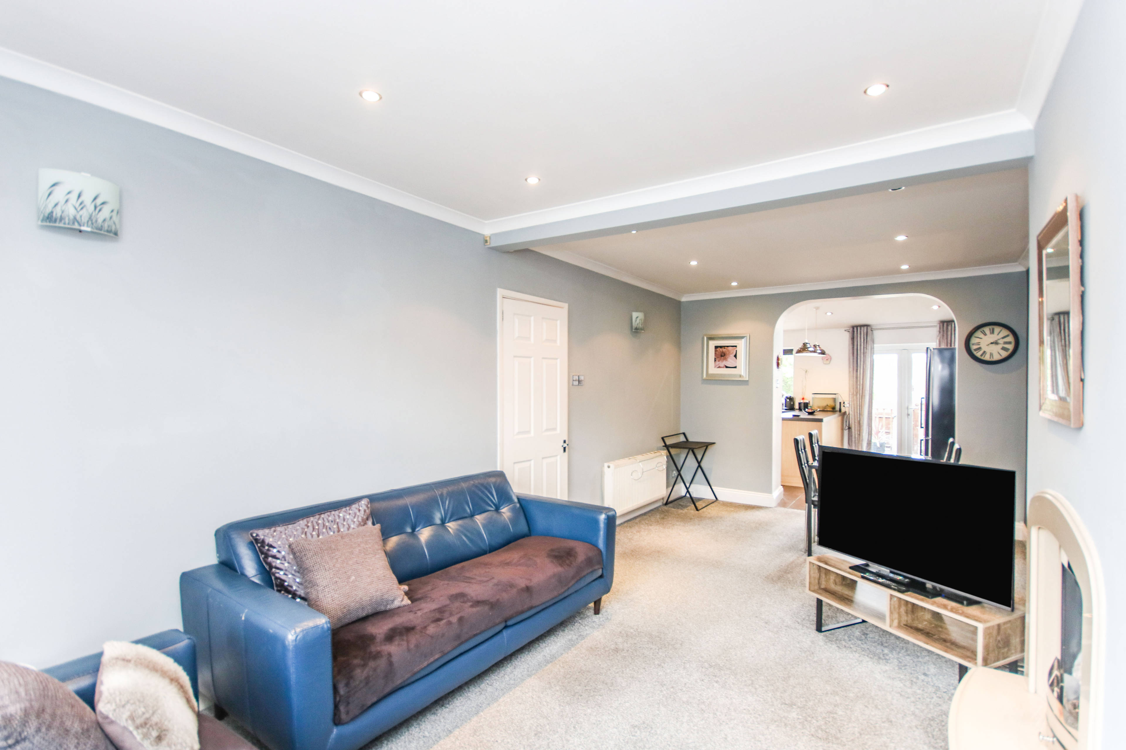 Lounge/Dining Room