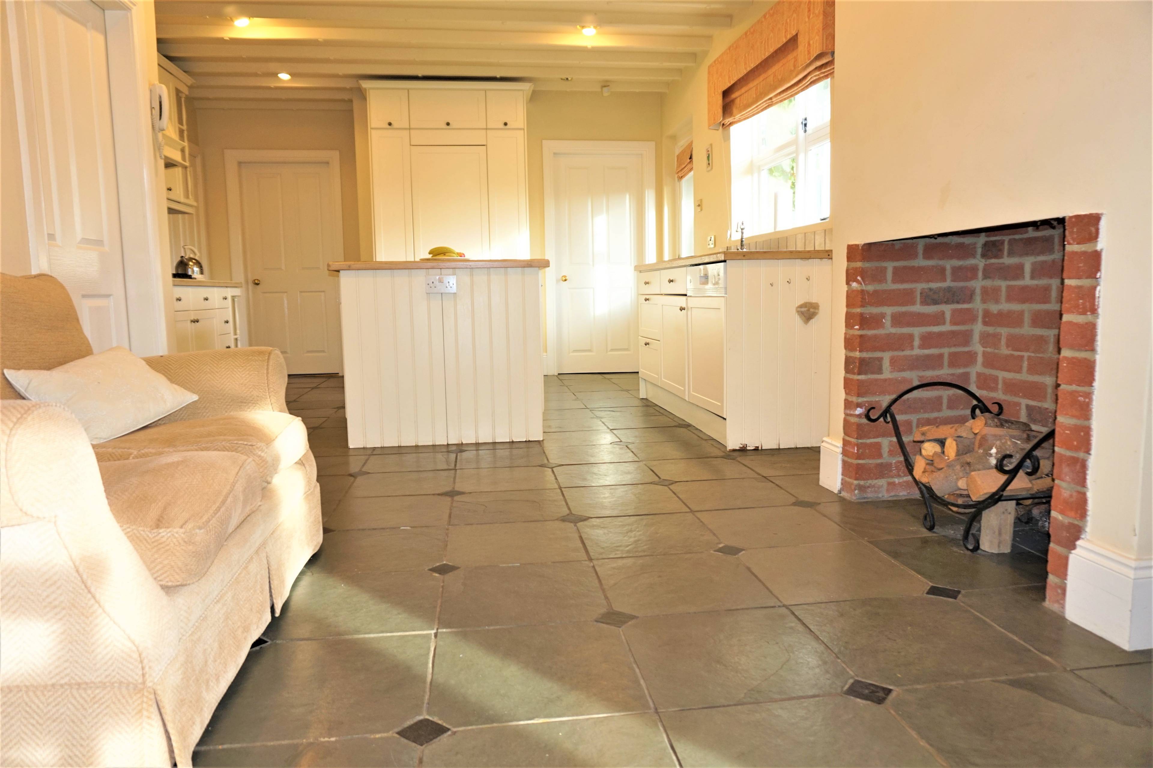 Kitchen/Breakfast