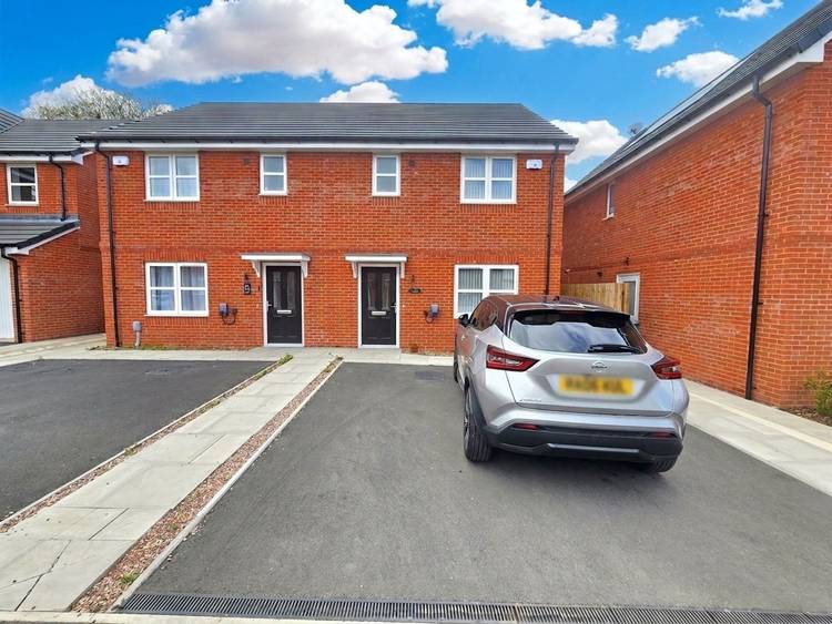 3 bedroom semi-detached house