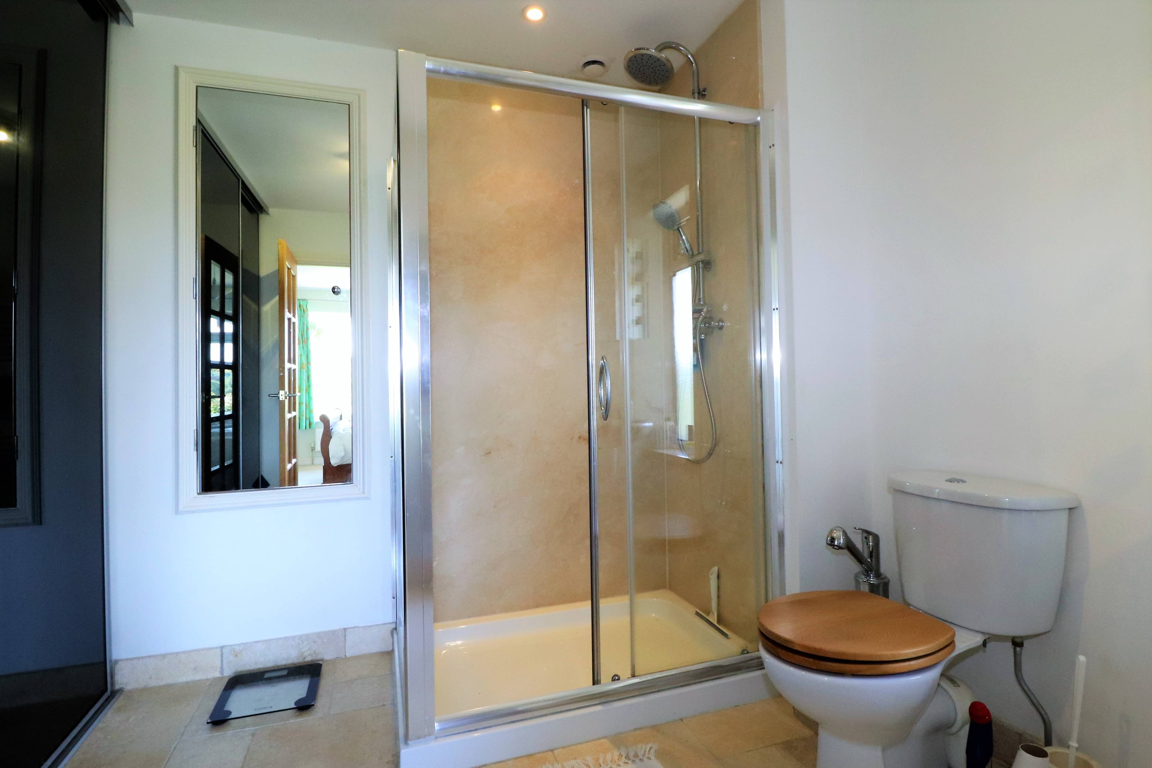 Master En-suite