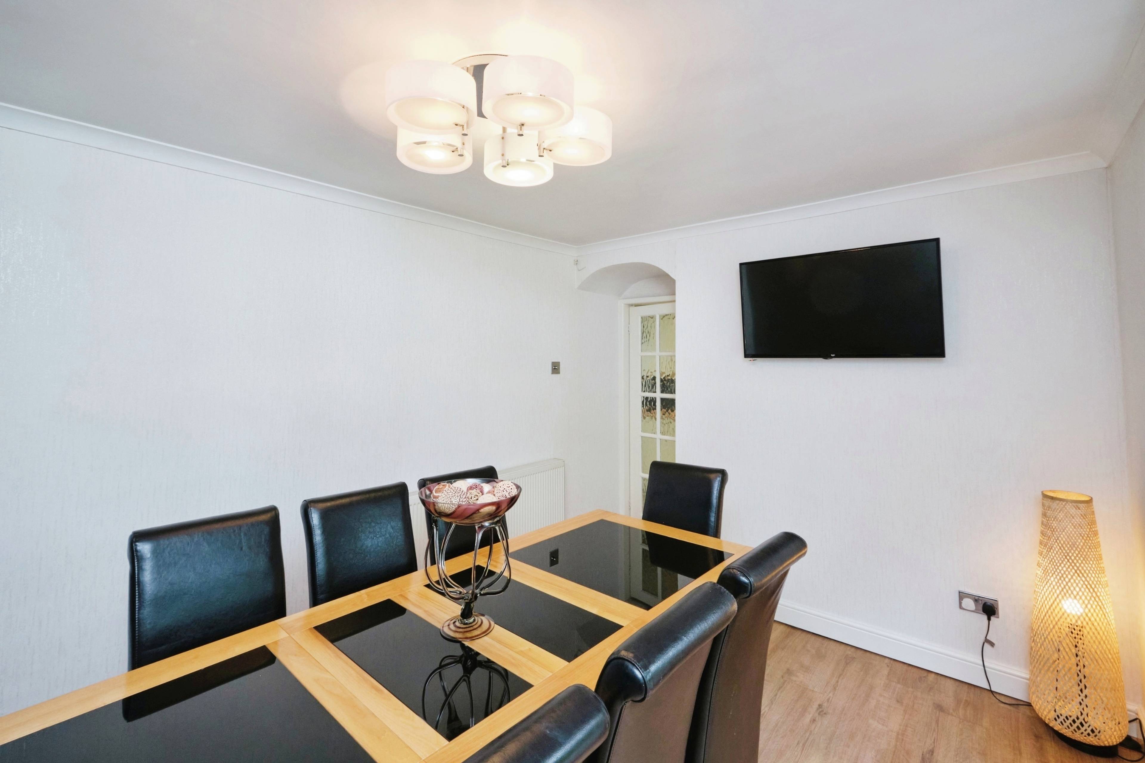 Lounge/Dining Room