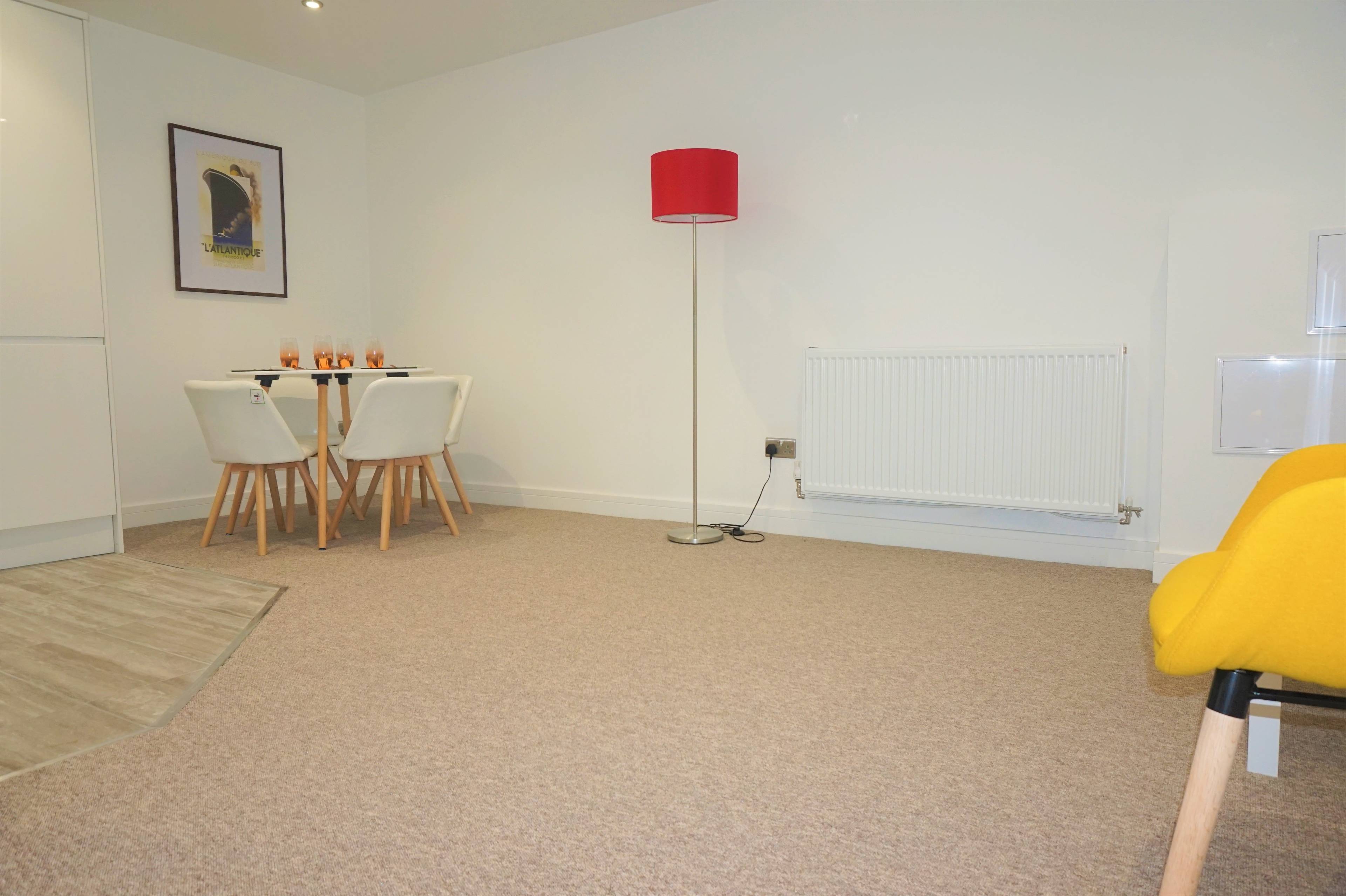 Lounge/Dining Room