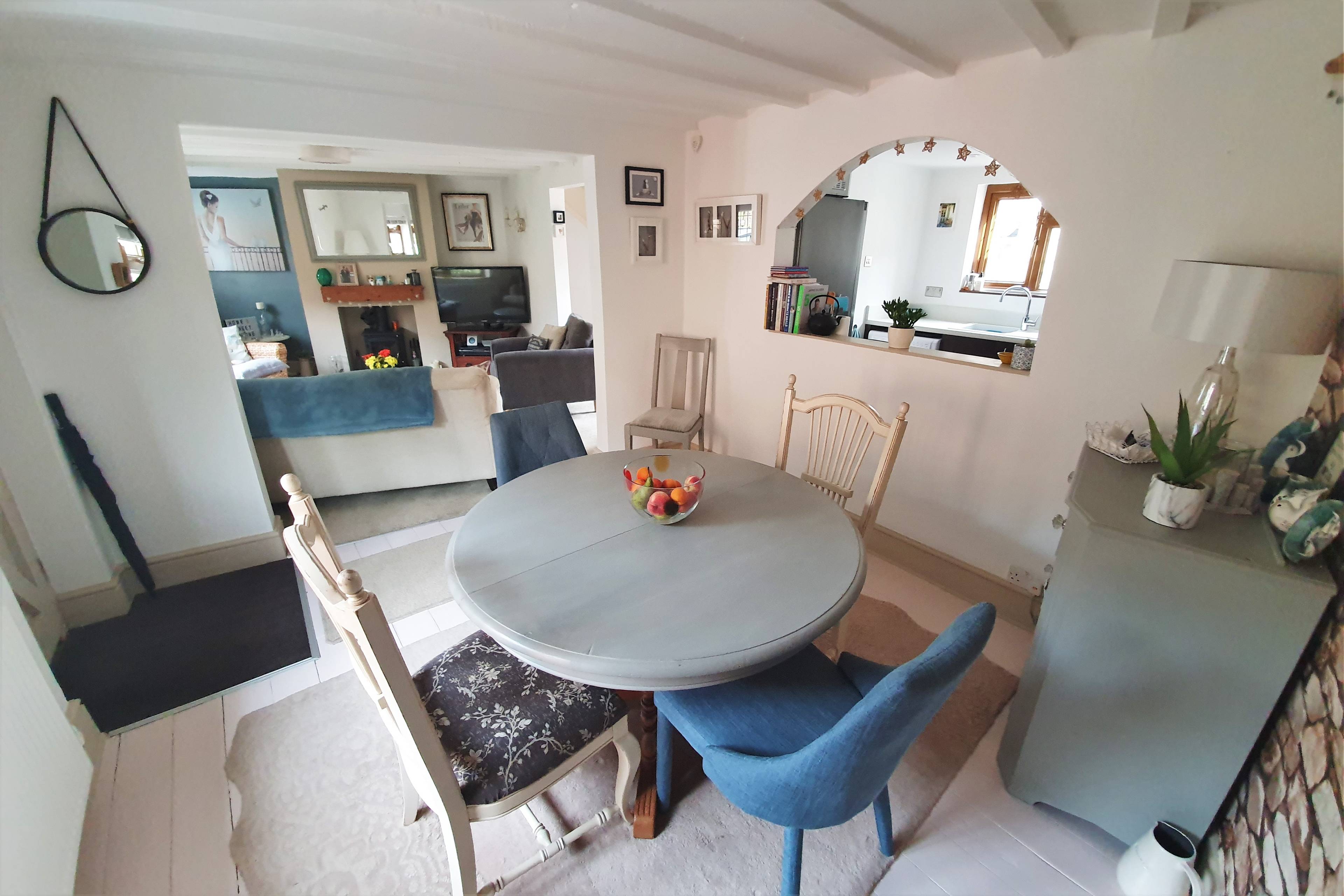 Lounge/Dining Room