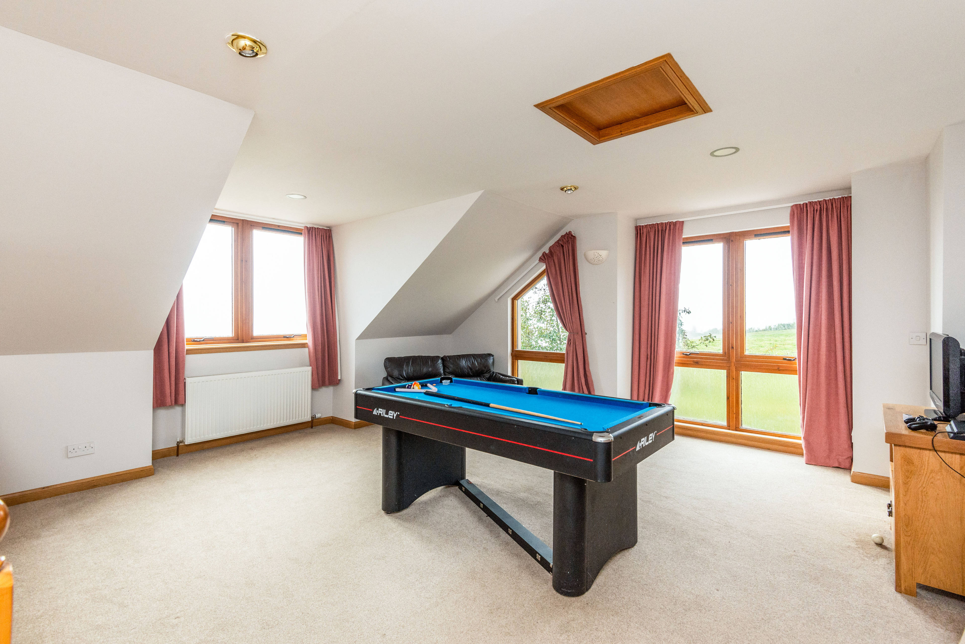 Lounge/Family/Games