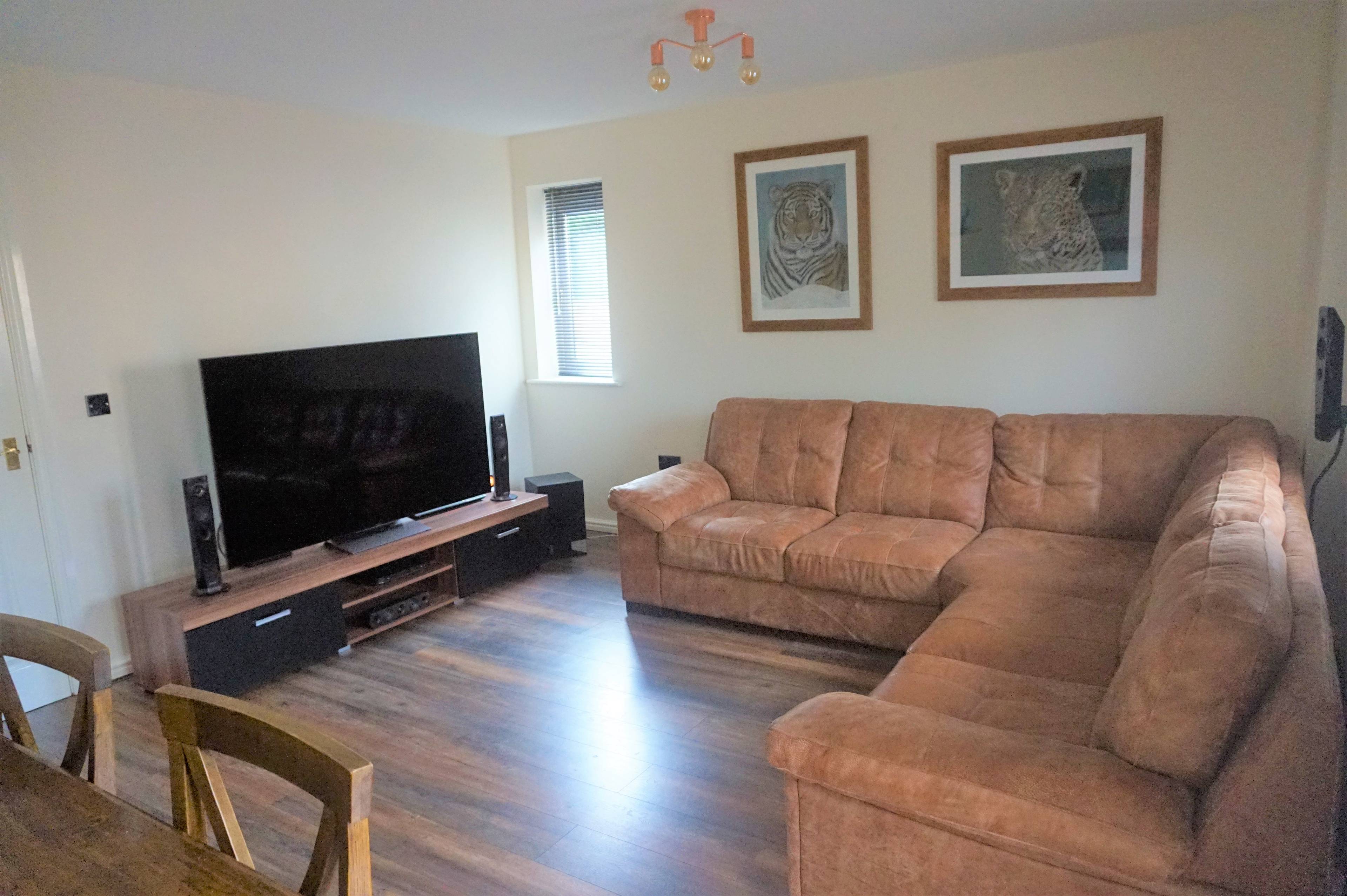 Lounge/Dining Room