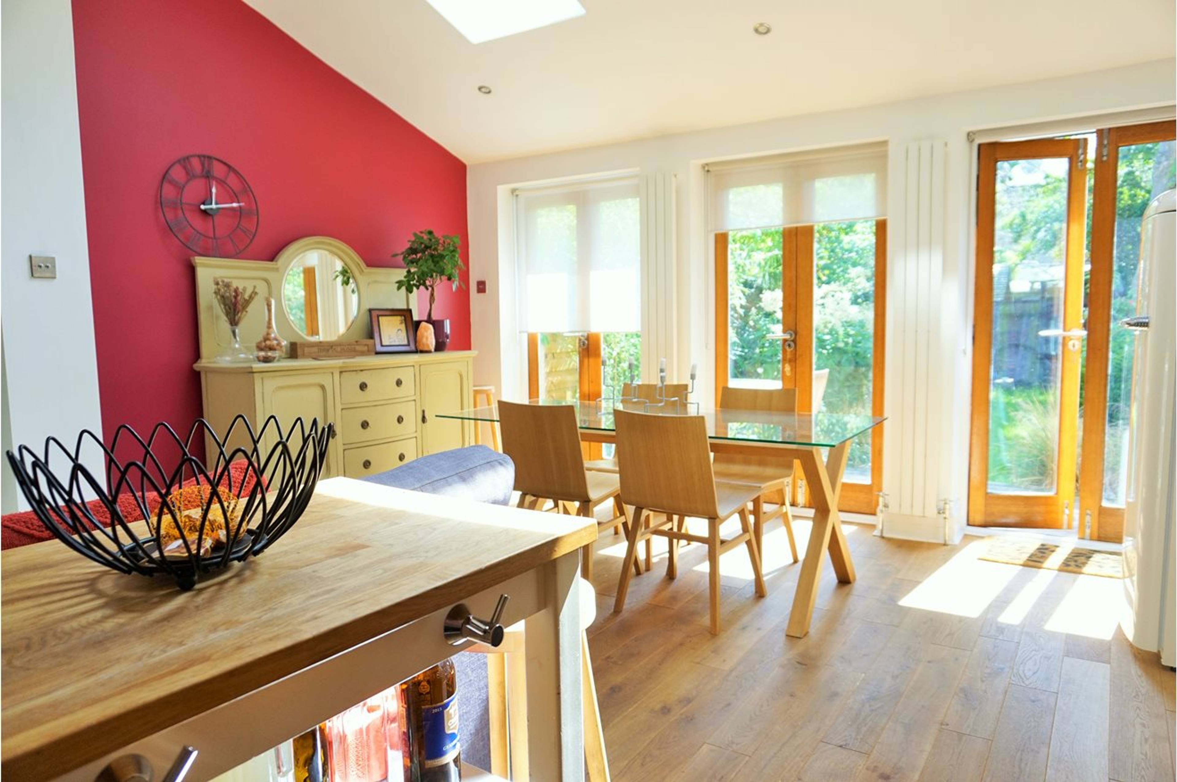Lounge / Kitchen