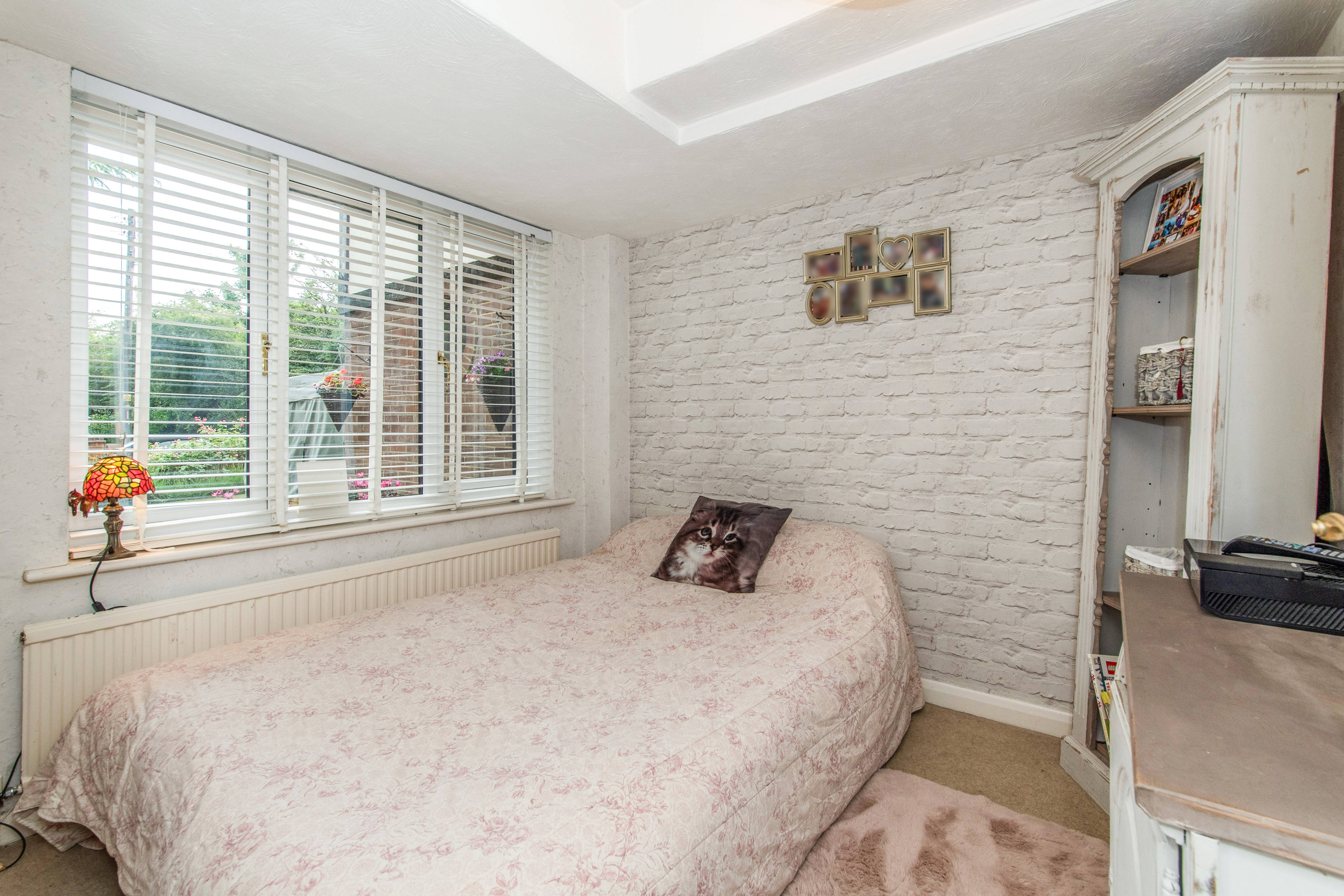 Office / Bed' Five