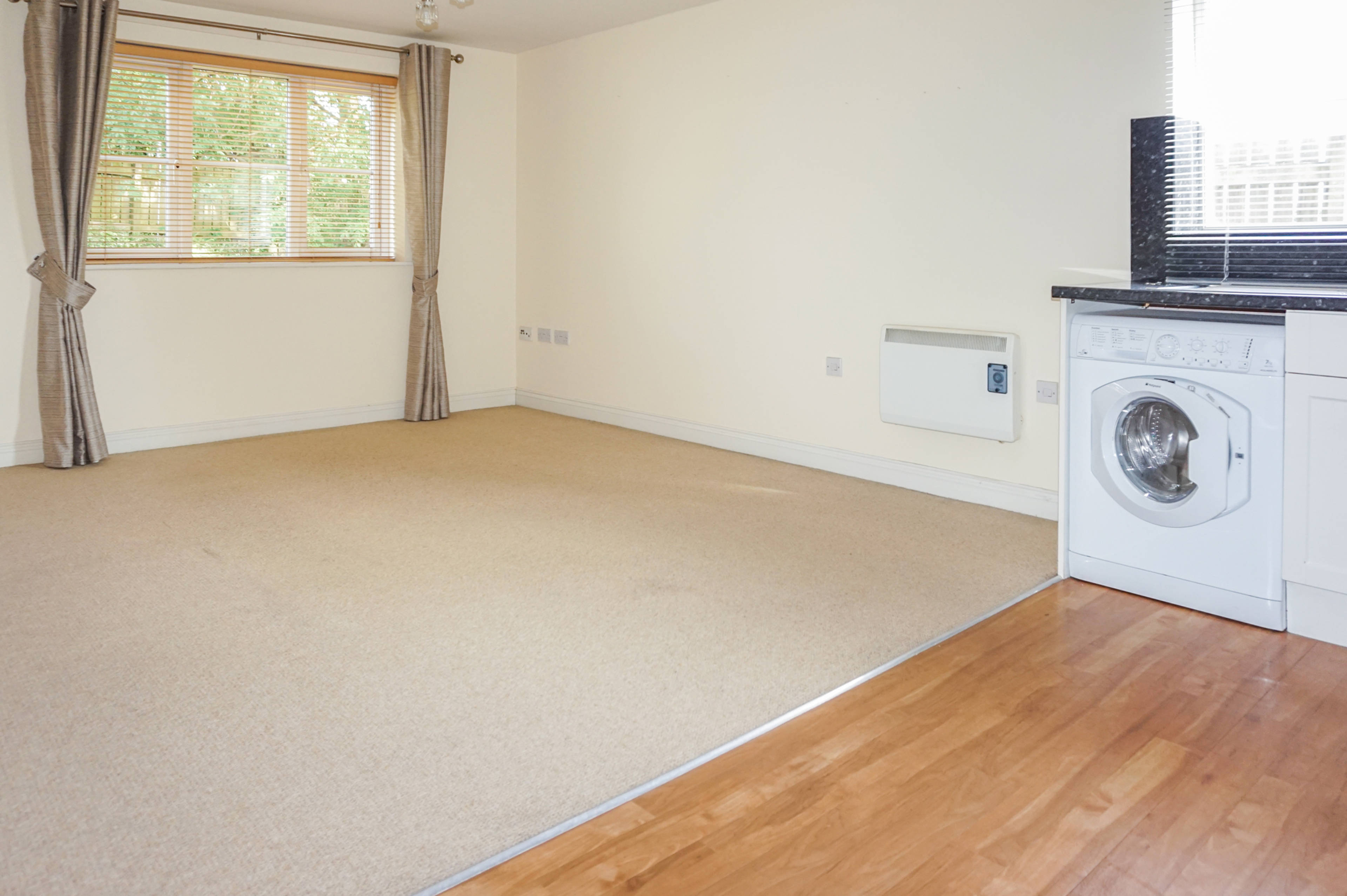 Lounge / Kitchen