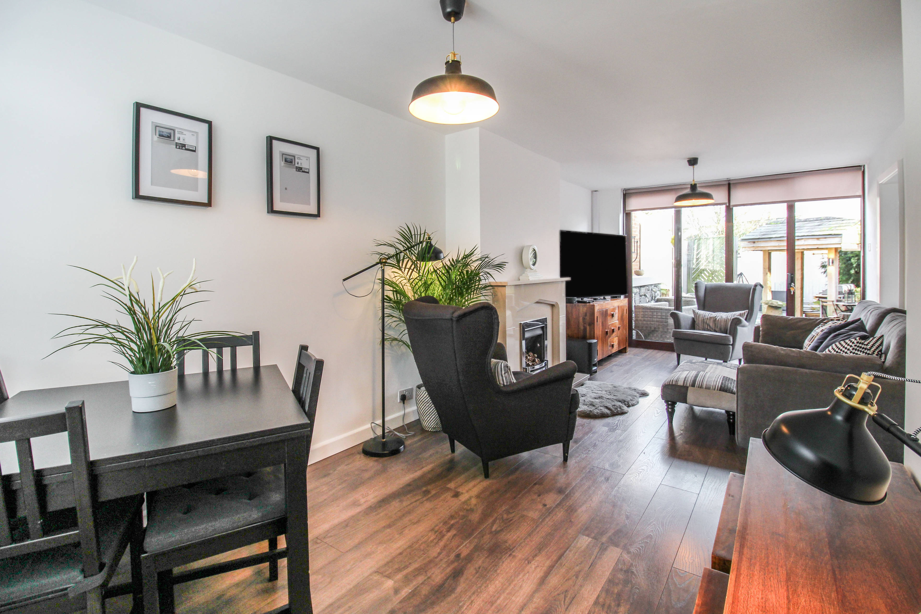 Lounge/Dining Room
