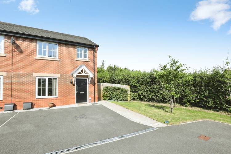 3 bedroom semi-detached house