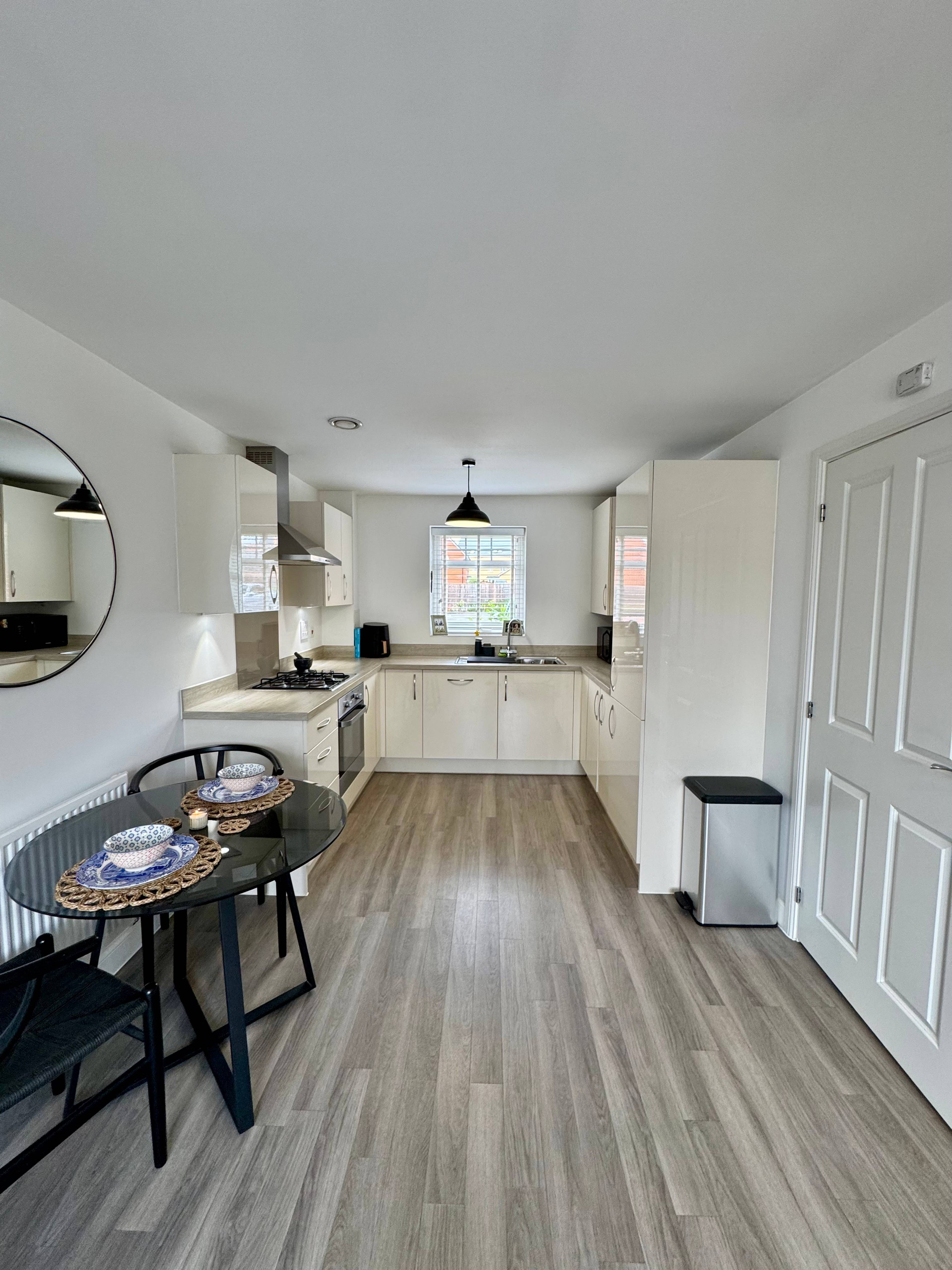 Kitchen/Dining Room