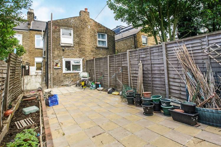 4 bedroom terraced house