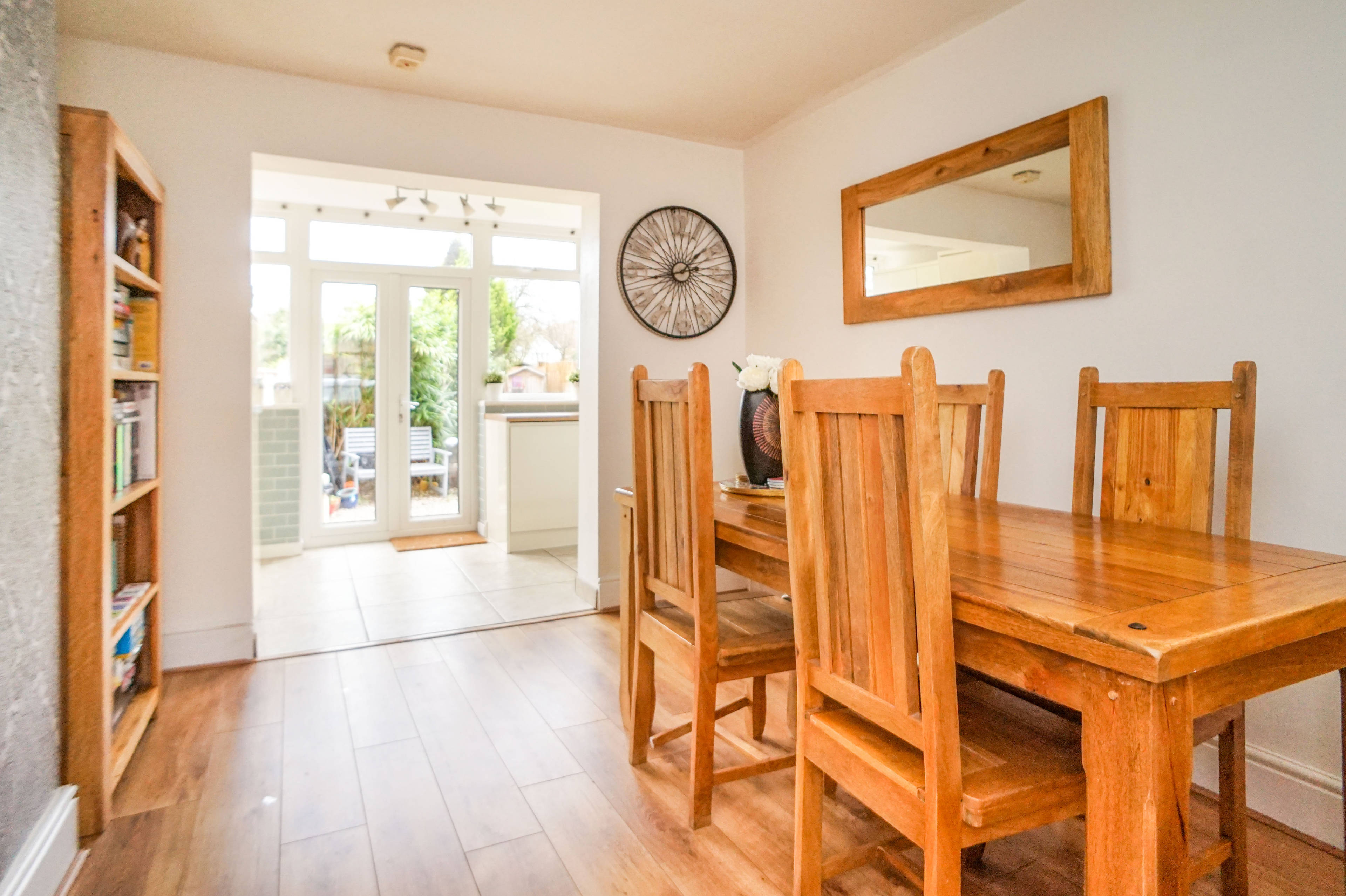 Lounge/Dining Room