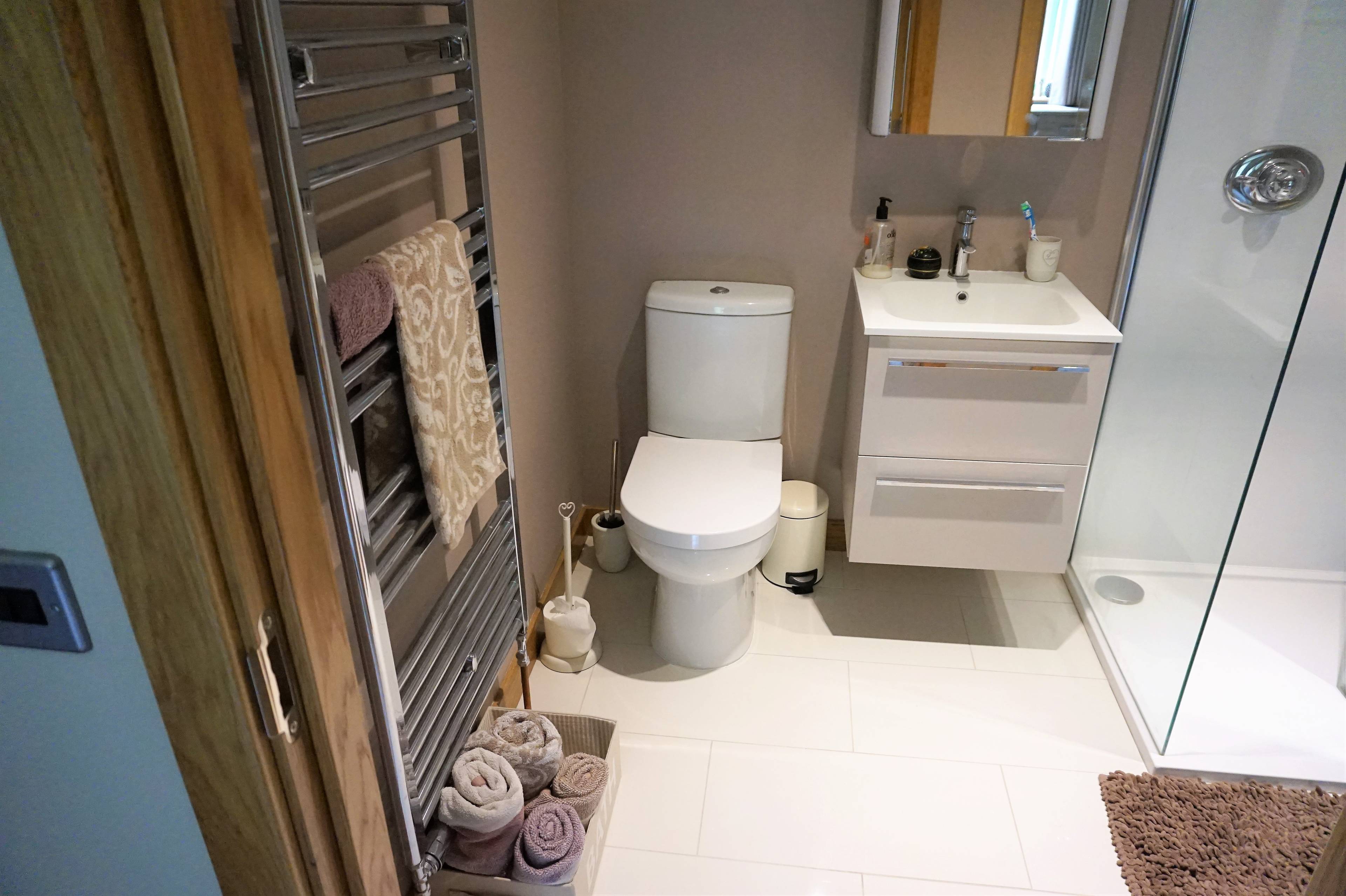 Jack & Jill En-suite