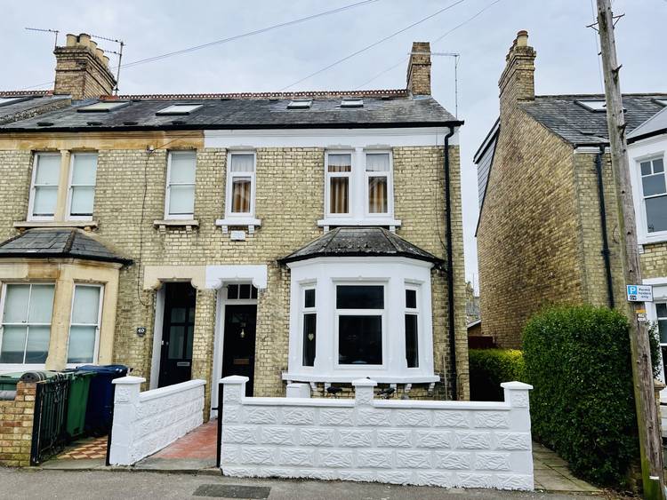 6 bedroom semi-detached house