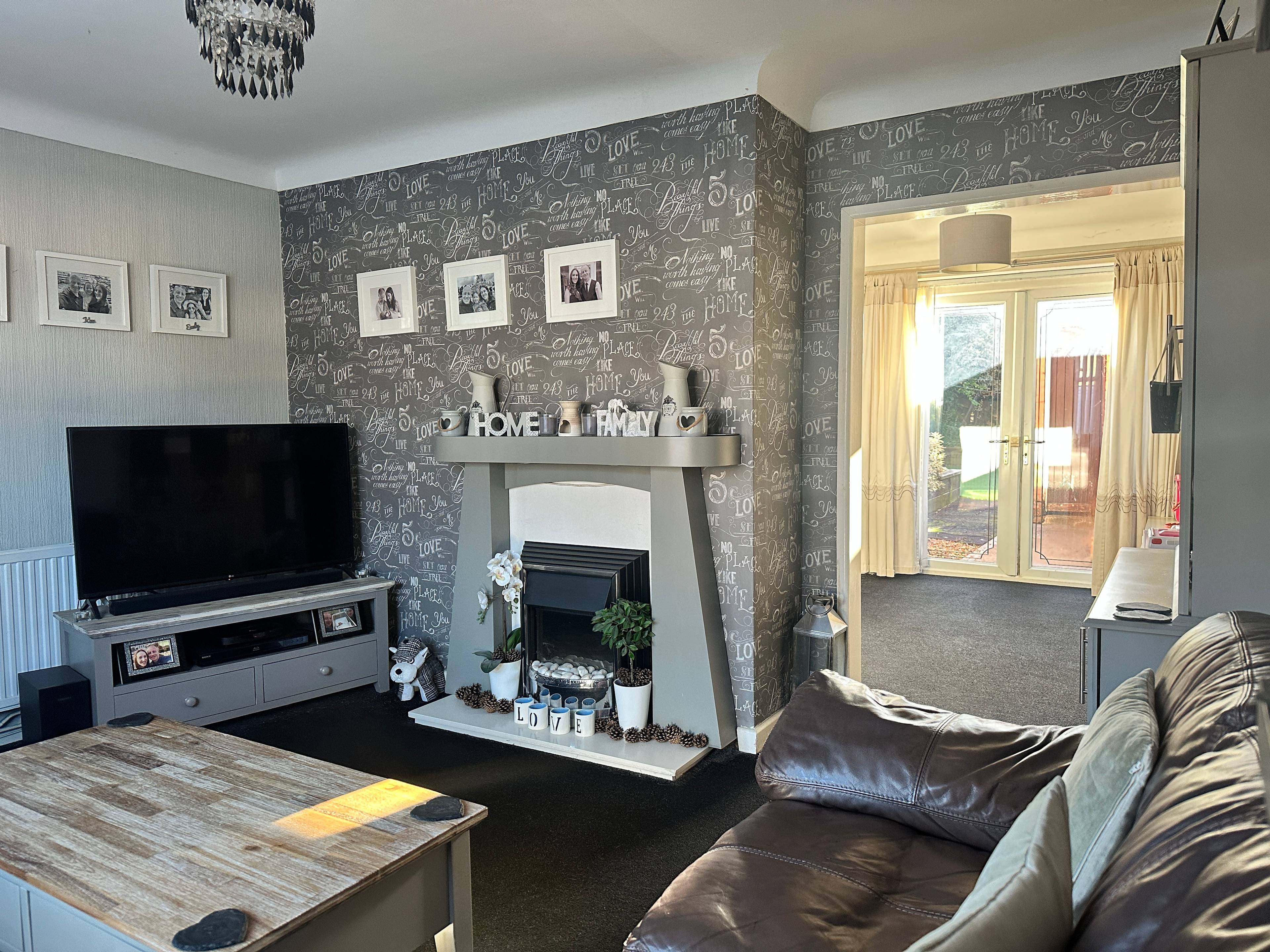 Lounge/Dining Room