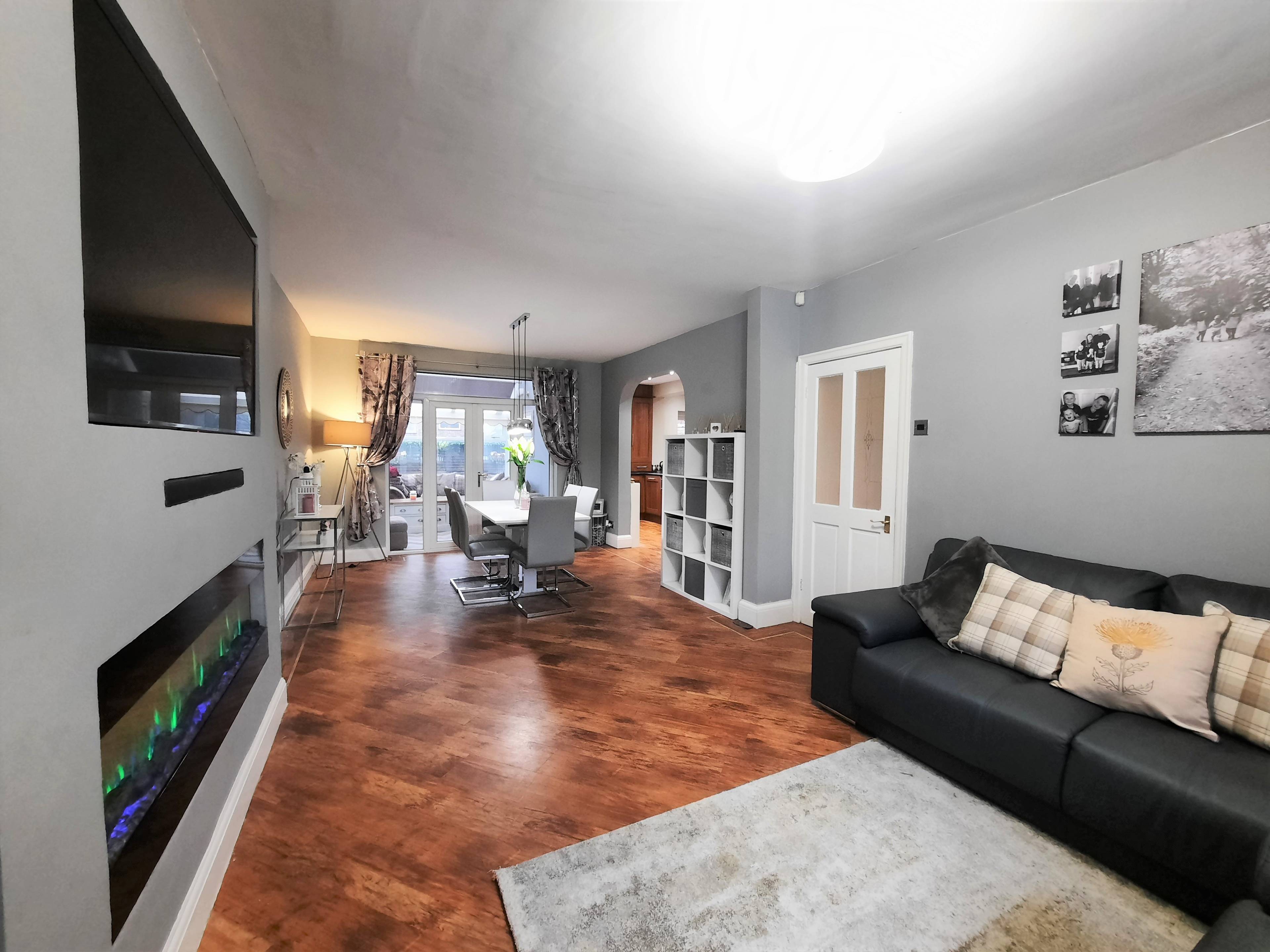 Lounge/Dining Room