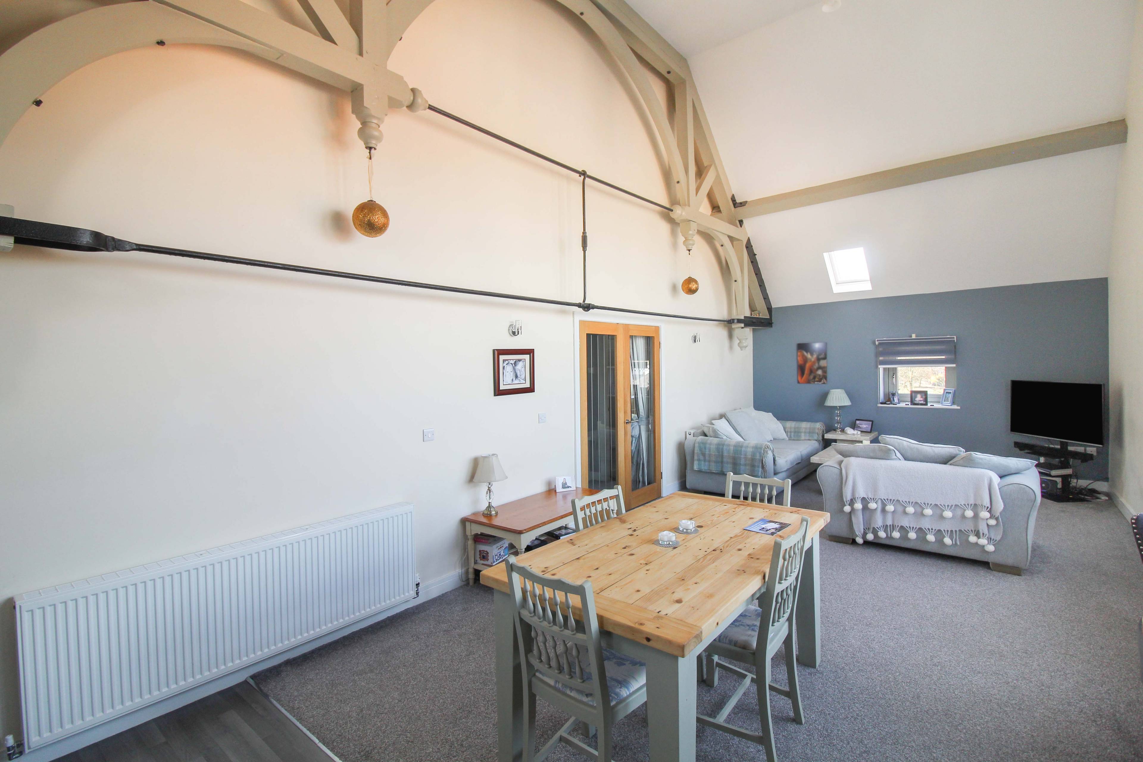 Lounge/Dining Room