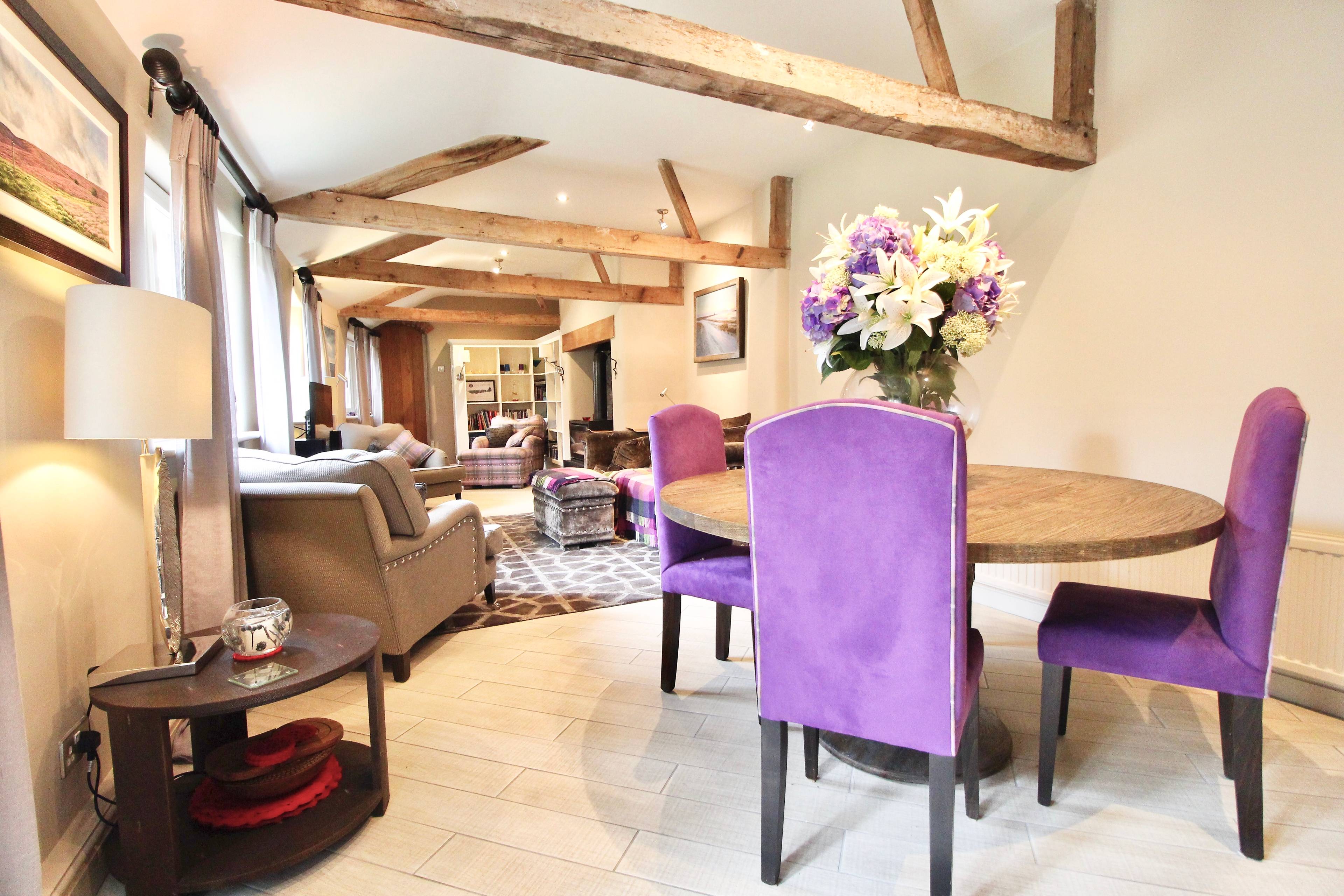 Lounge/Dining Room
