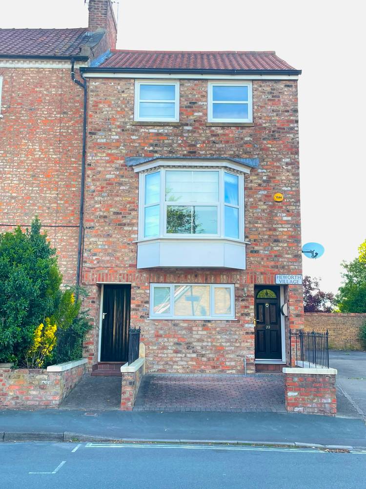 4 bedroom end-terraced