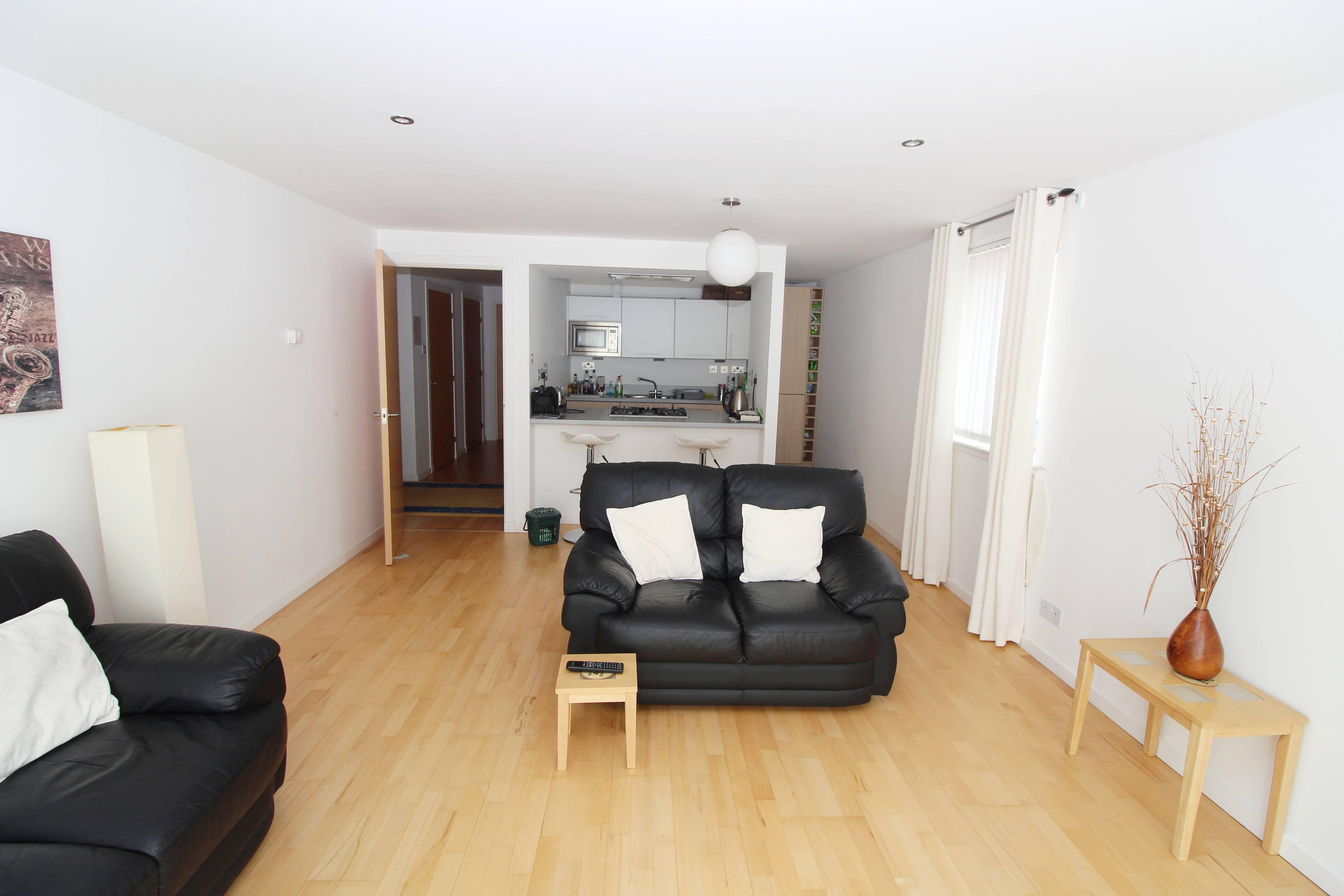 Lounge / Kitchen