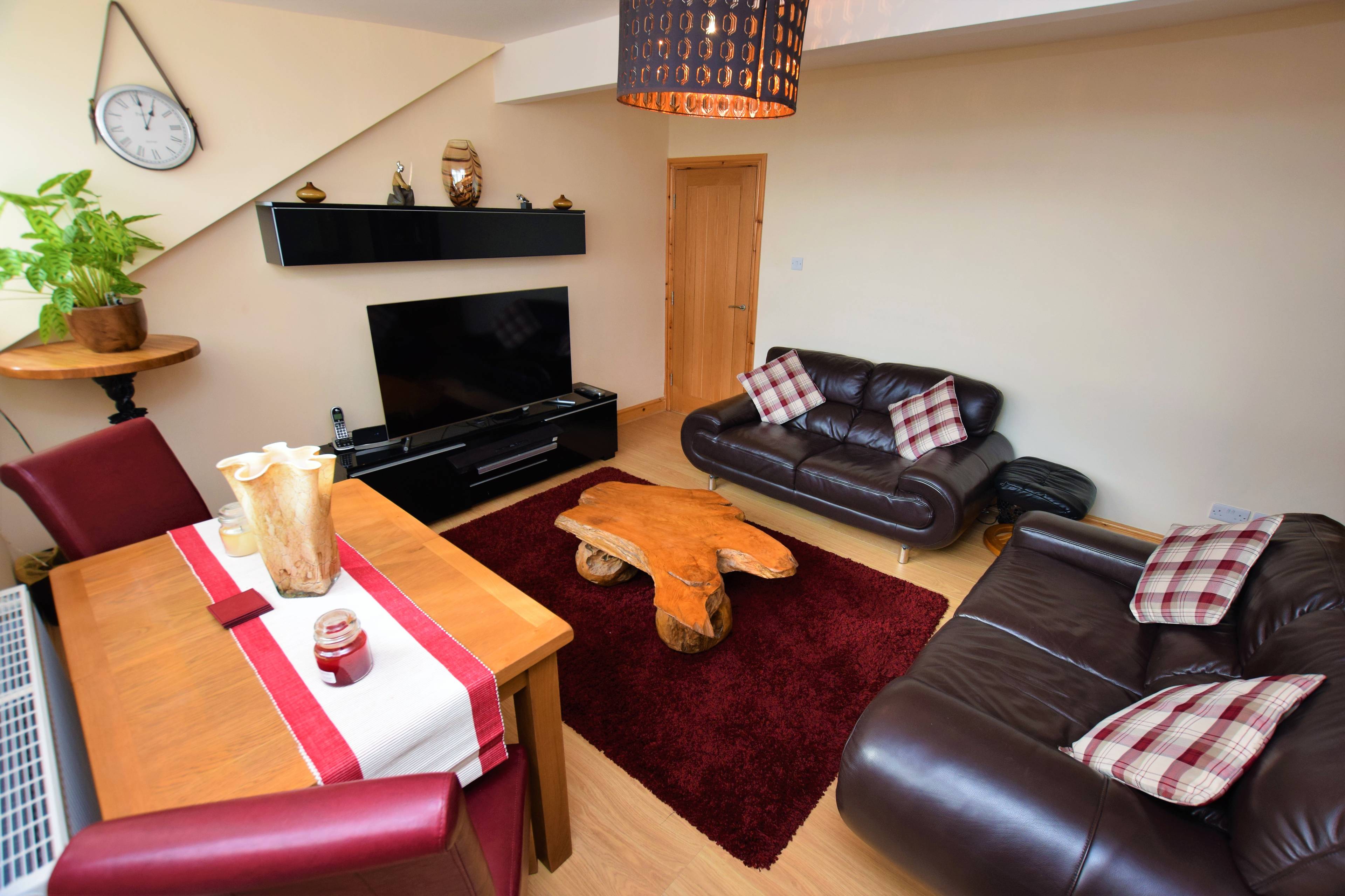 Lounge/Dining Room