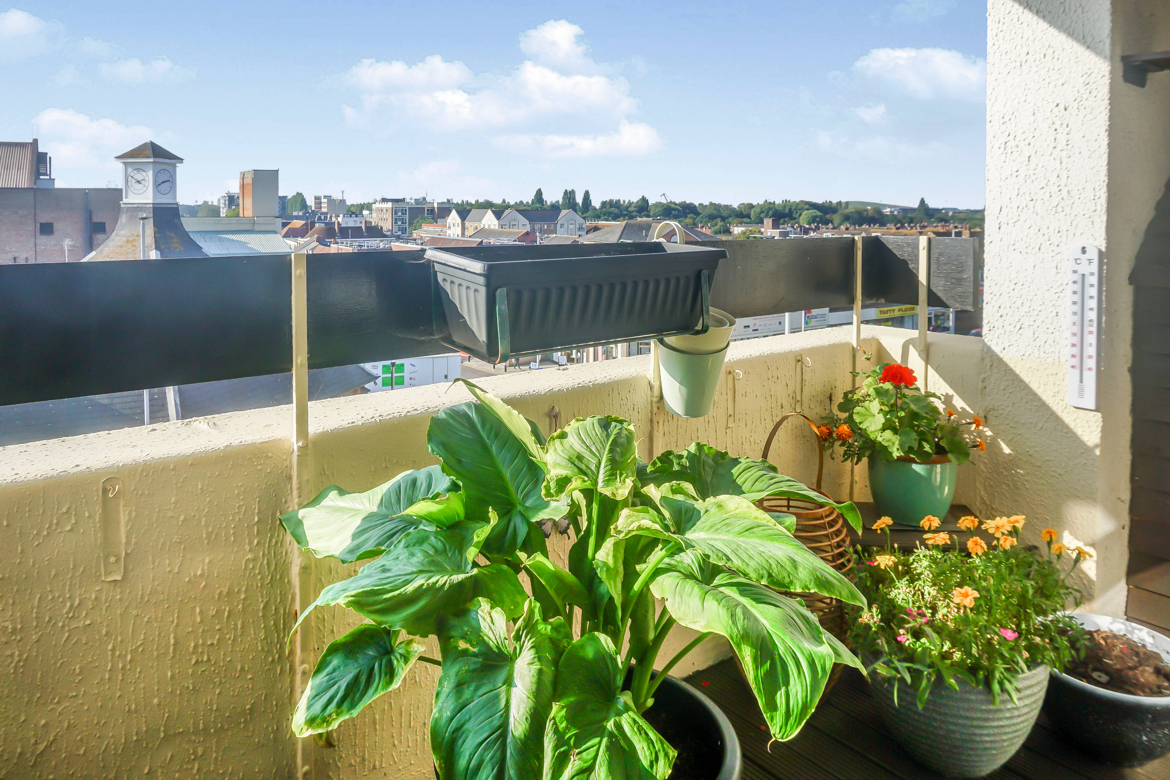 balcony
