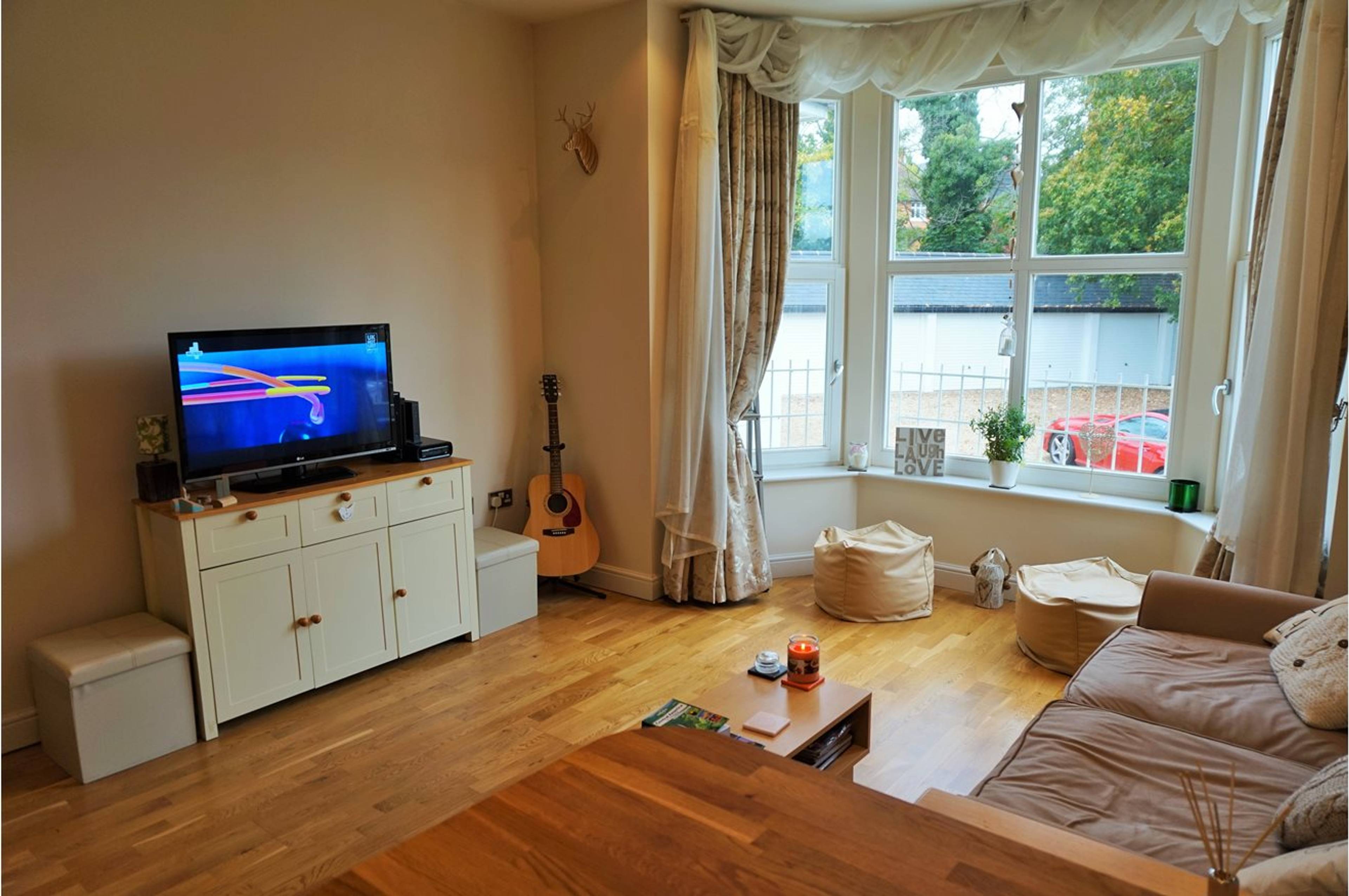 Lounge / Kitchen