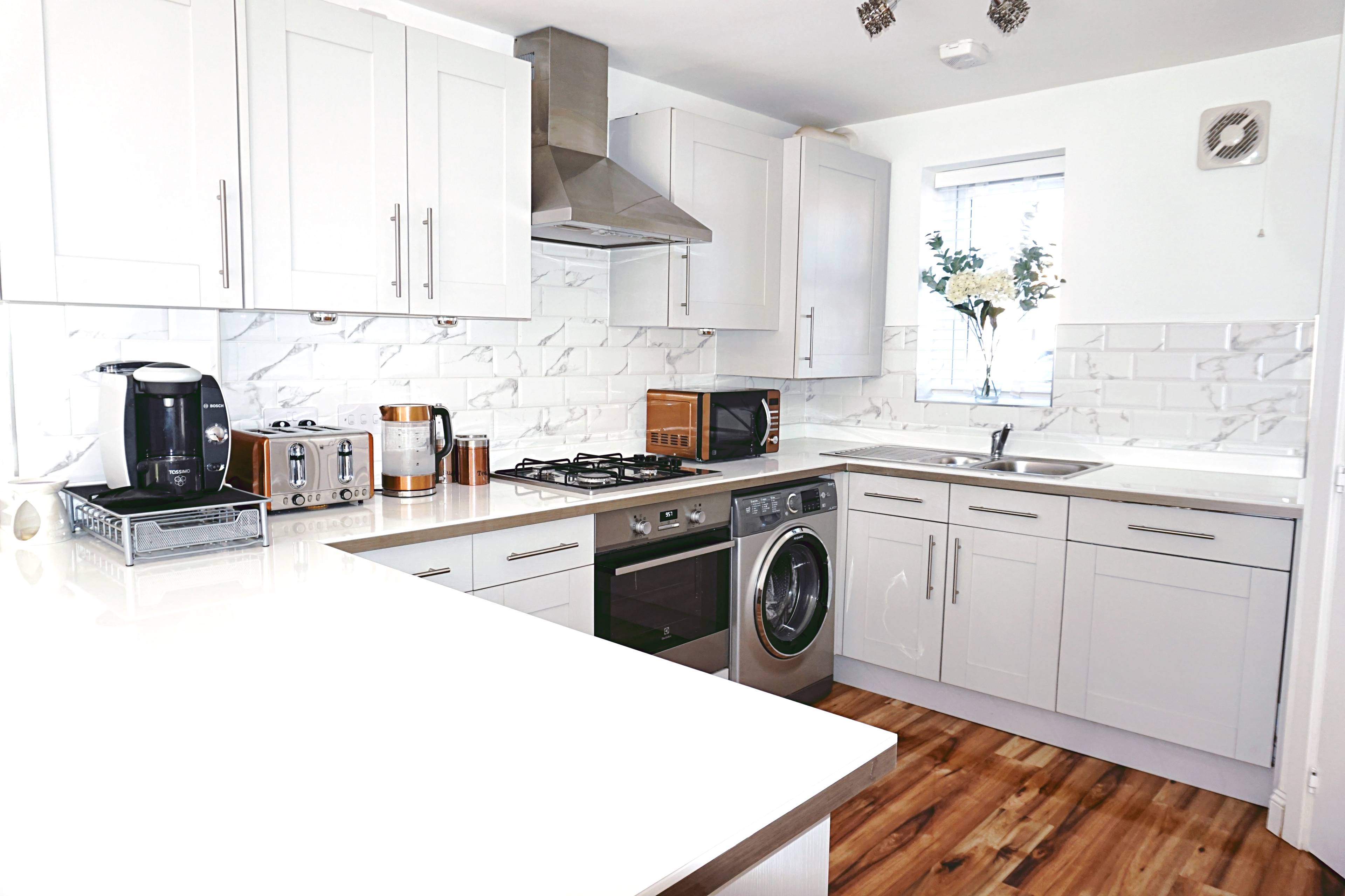 Lounge / Kitchen